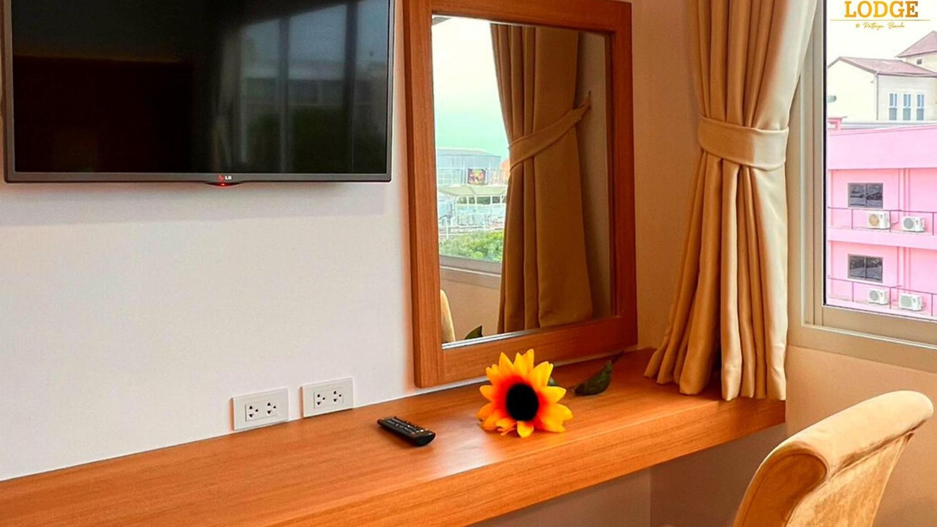 โรงแรม เดอะพรีวี่ Pattaya