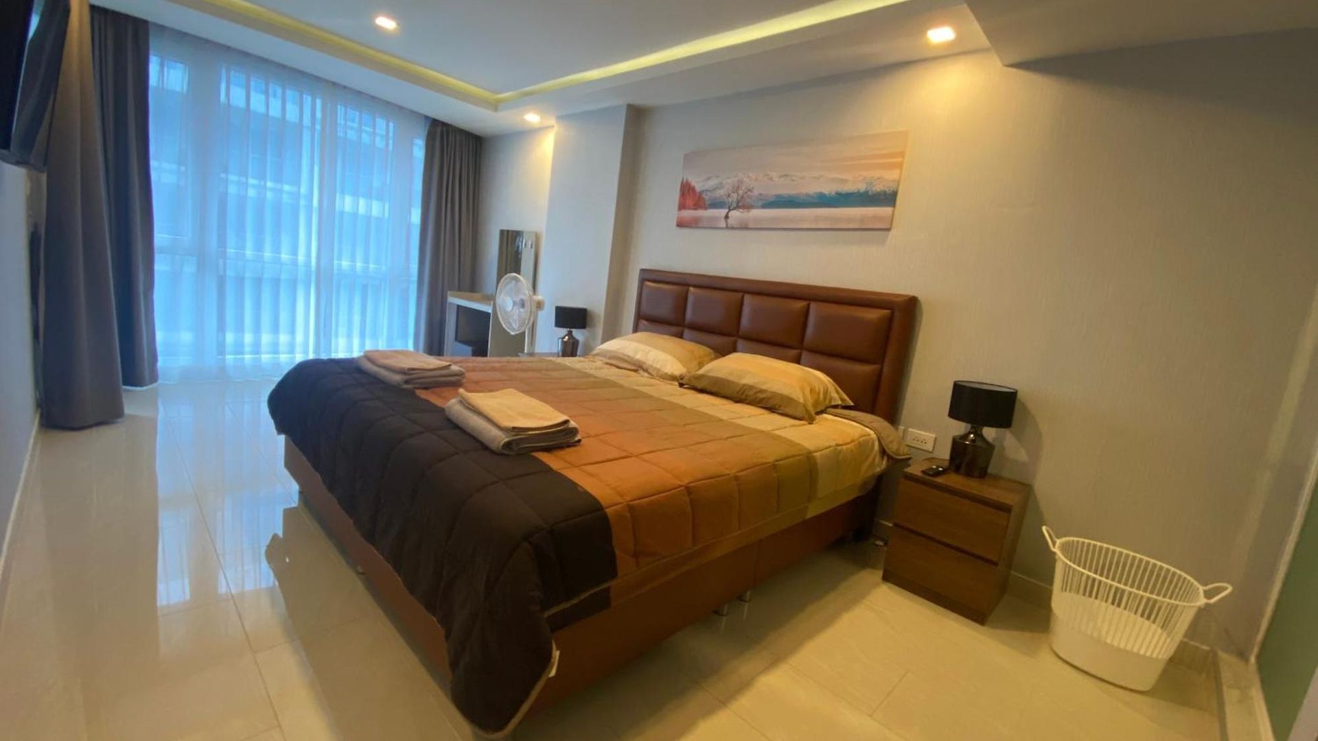 Large Deluxe Grand Avenue อพาร์ทเม้น Pattaya