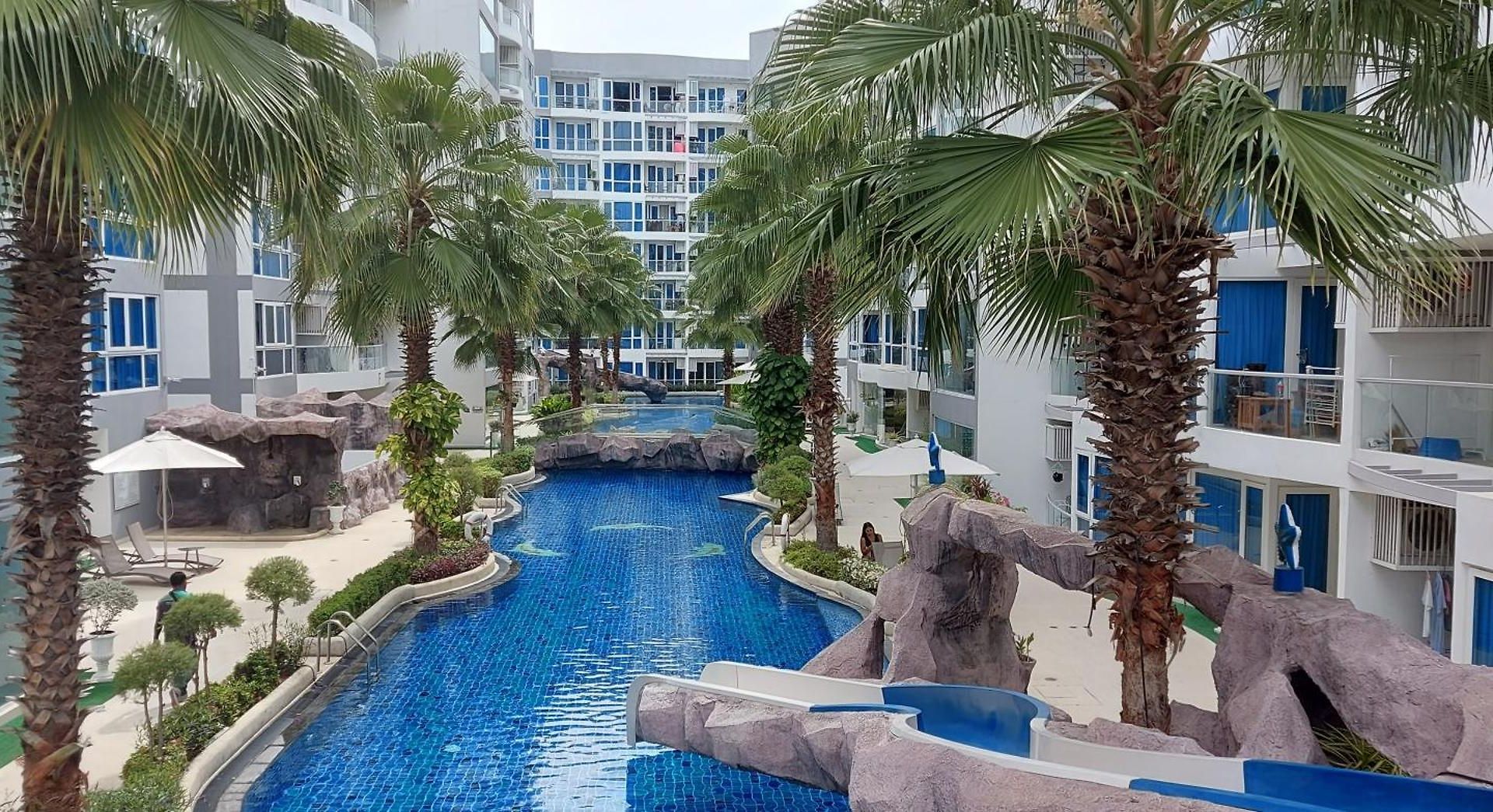 อพาร์ทเม้น Grand Avenue - Pool-view Suite, 55sqm Pattaya