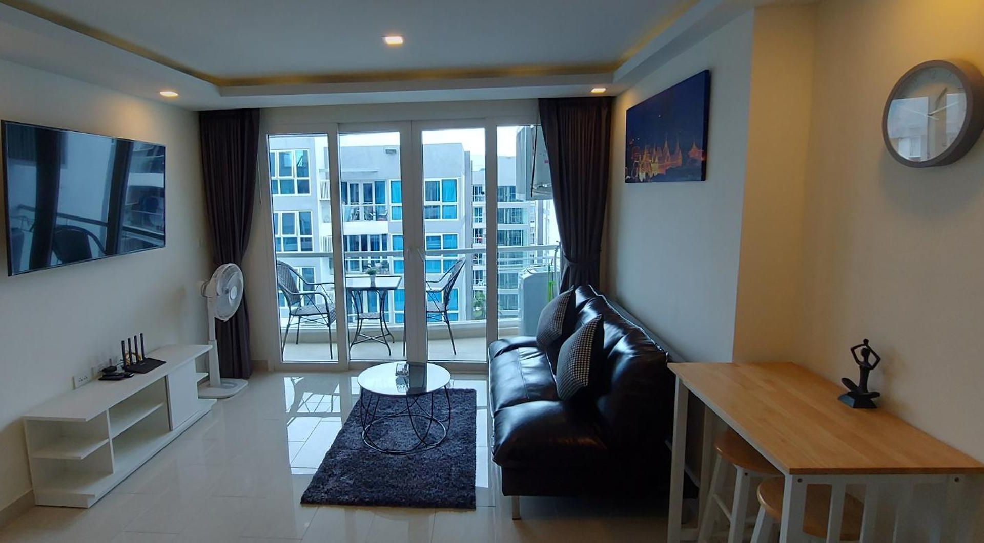 Grand Avenue - Pool-view Suite, 55sqm *