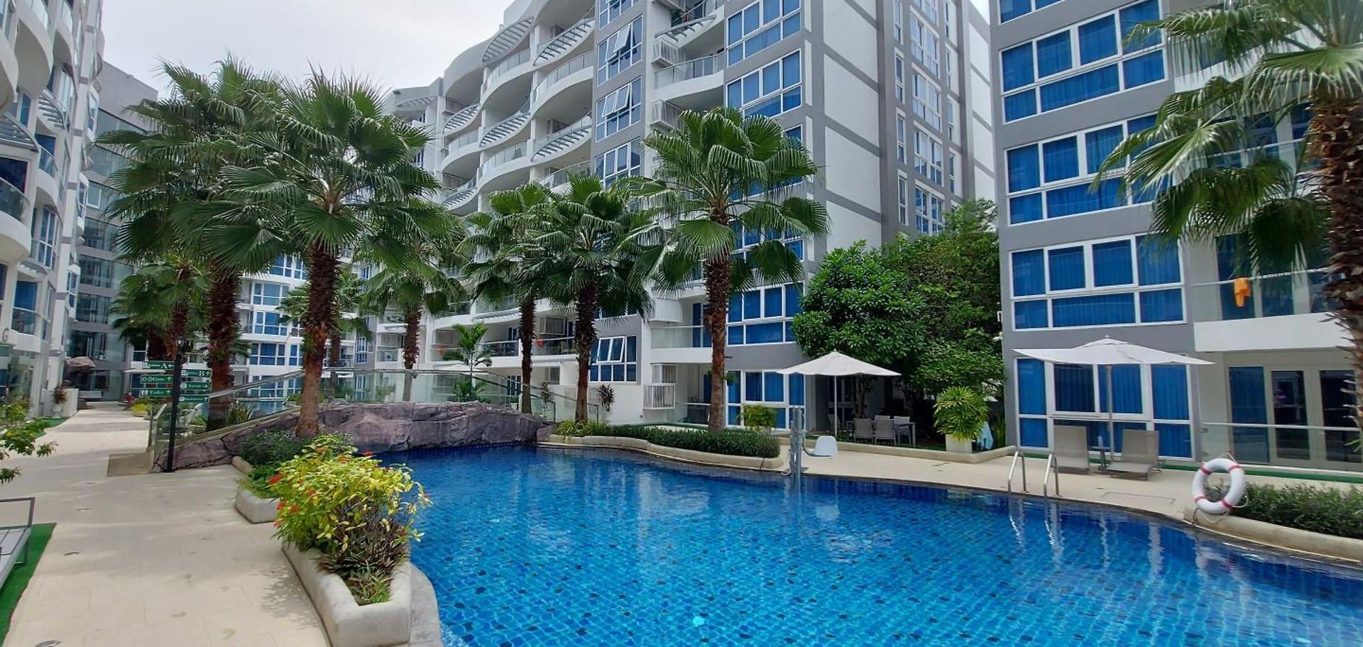อพาร์ทเม้น Grand Avenue - Pool-view Suite, 55sqm