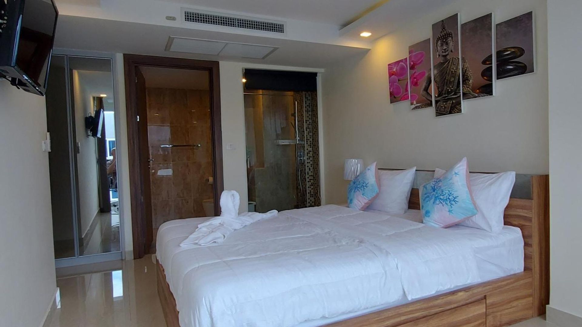 อพาร์ทเม้น Grand Avenue - Pool-view Suite, 55sqm *