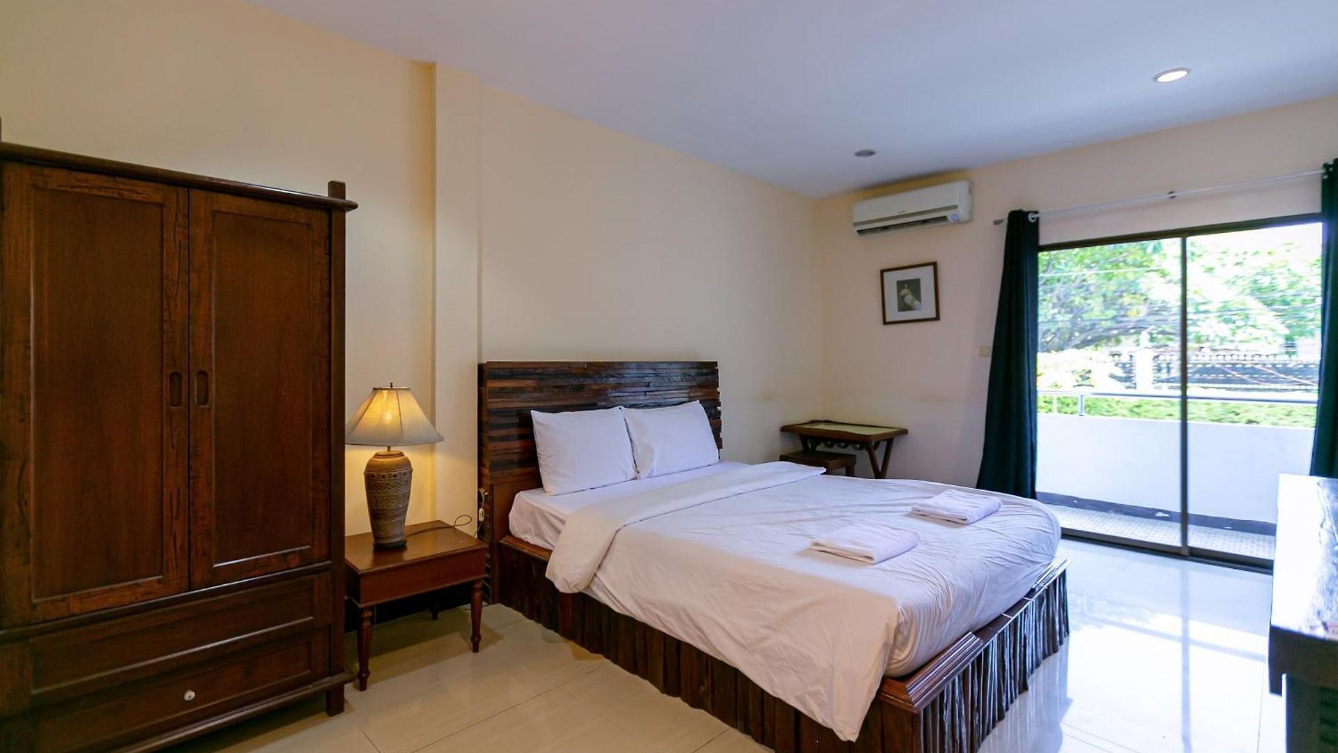 โรงแรม Deeden 3*