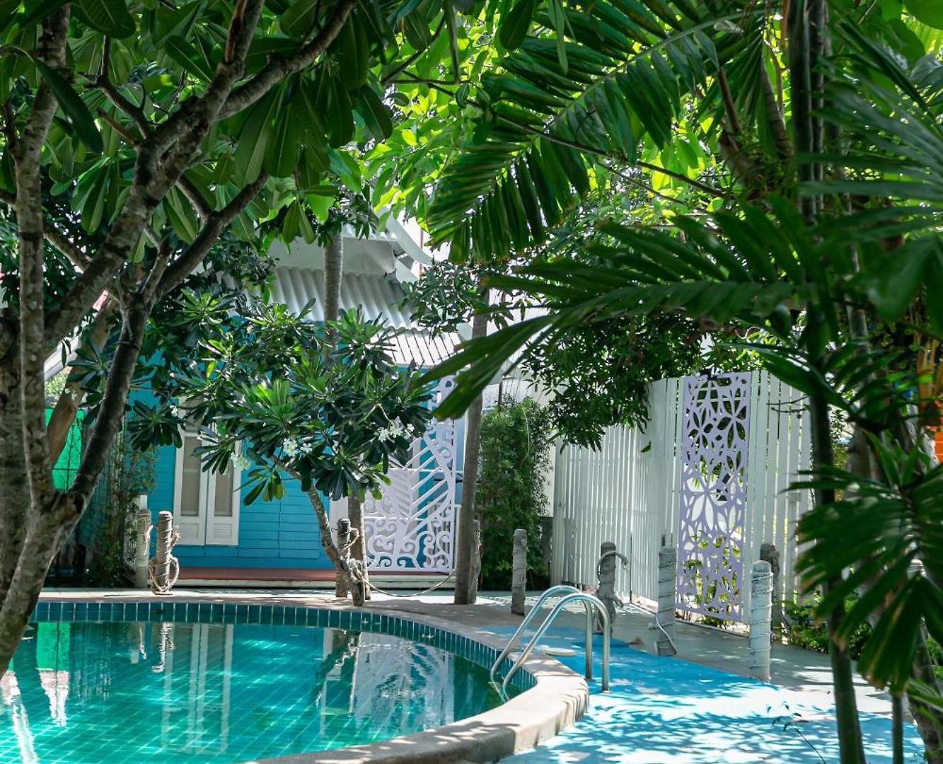 โรงแรม Deeden