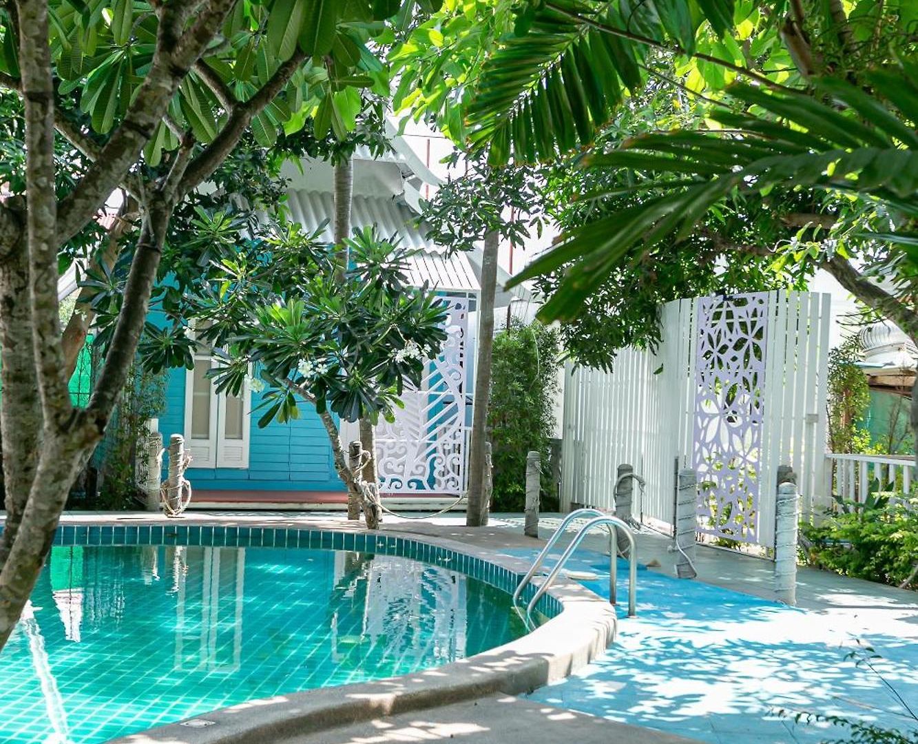 โรงแรม Deeden