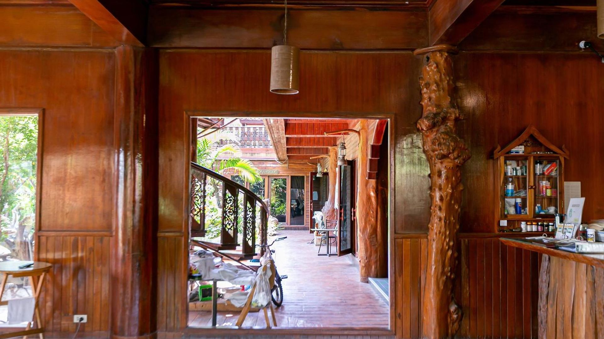 Deeden โรงแรม 3*