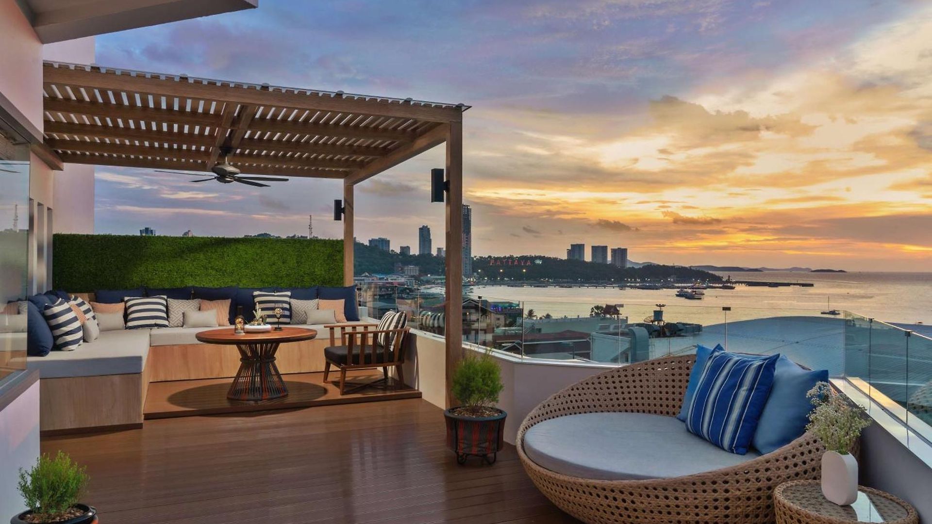 โรงแรม Avani