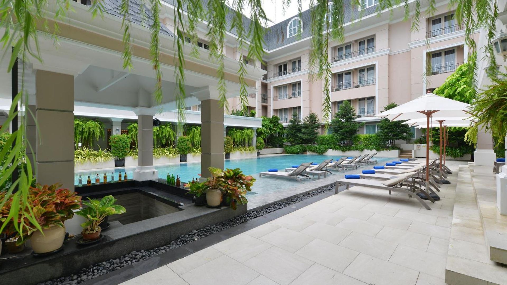 โรงแรม เดอะเบเวอร์ลีโฮเทลพัทยา