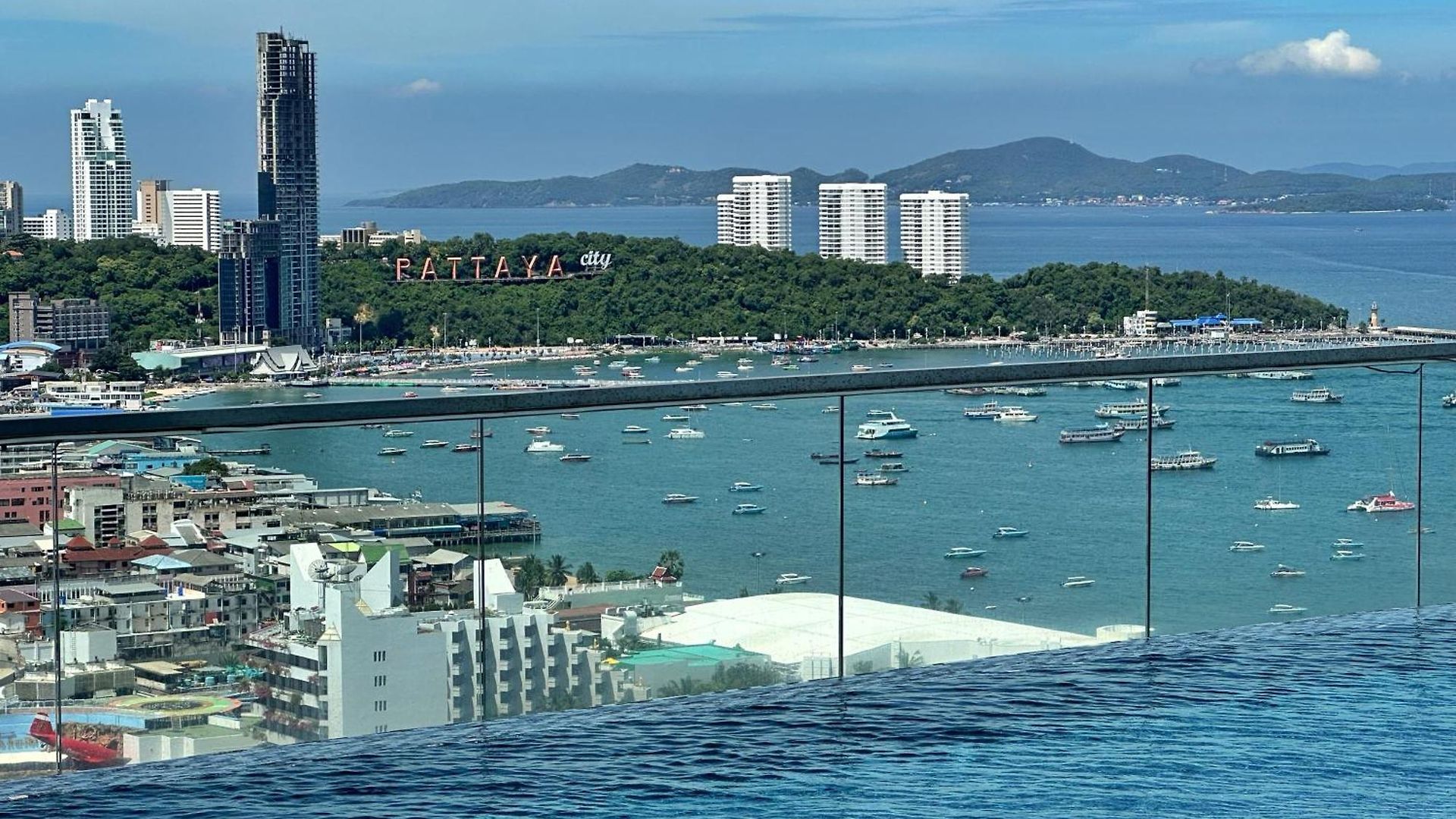 The Base By Wwc อพาร์ตโฮเทล Pattaya