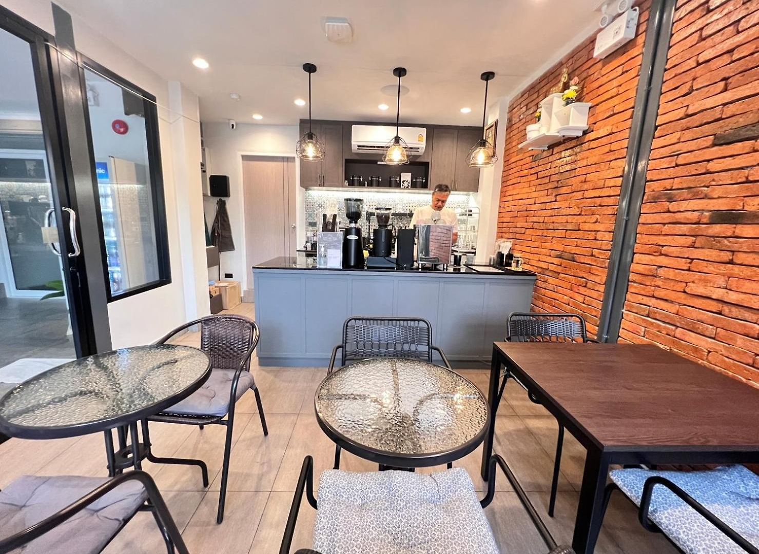 โรงแรม Aree House Poshtel