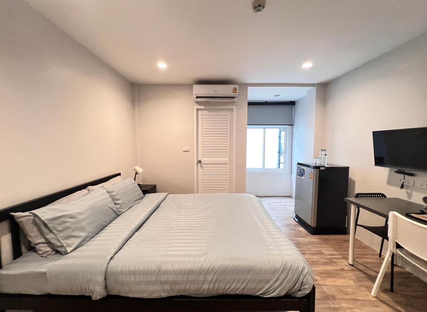 Aree House Poshtel โรงแรม 3*