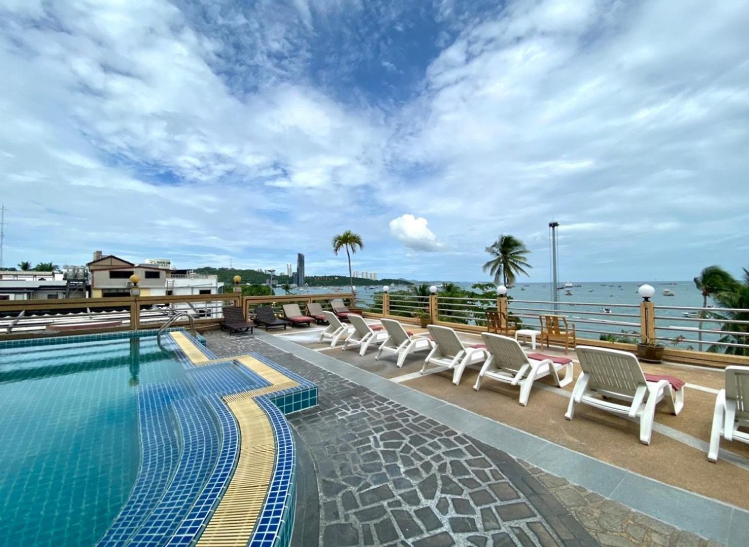 เอเอ โฮเทล พัทยา โรงแรม Pattaya