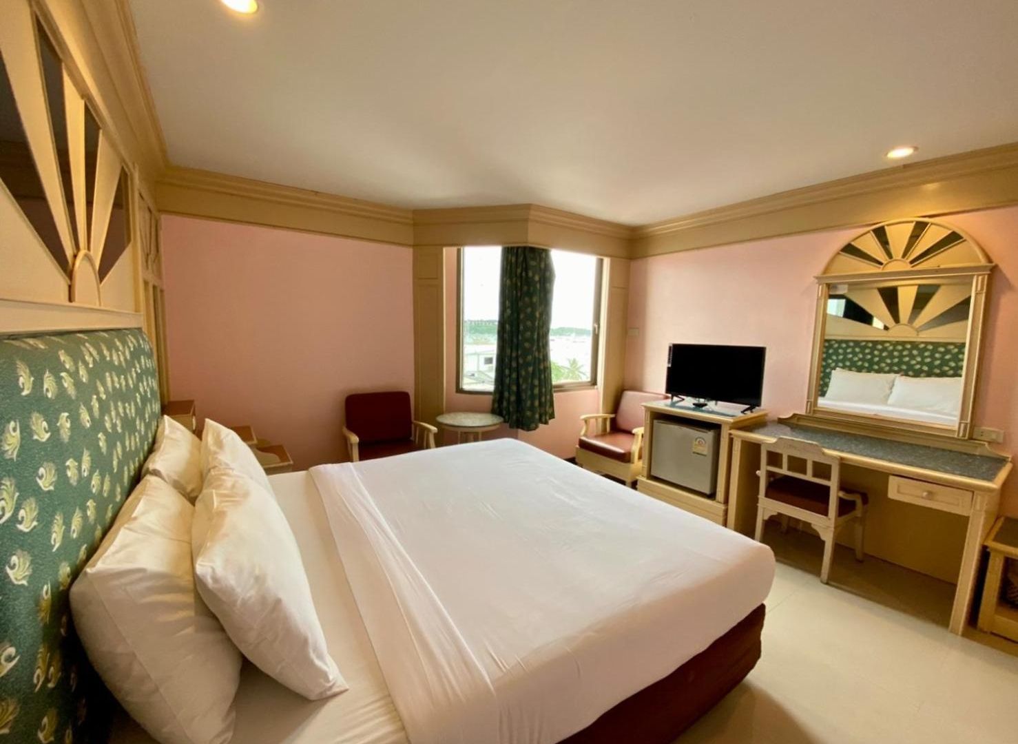 โรงแรม เอเอ โฮเทล พัทยา 2*