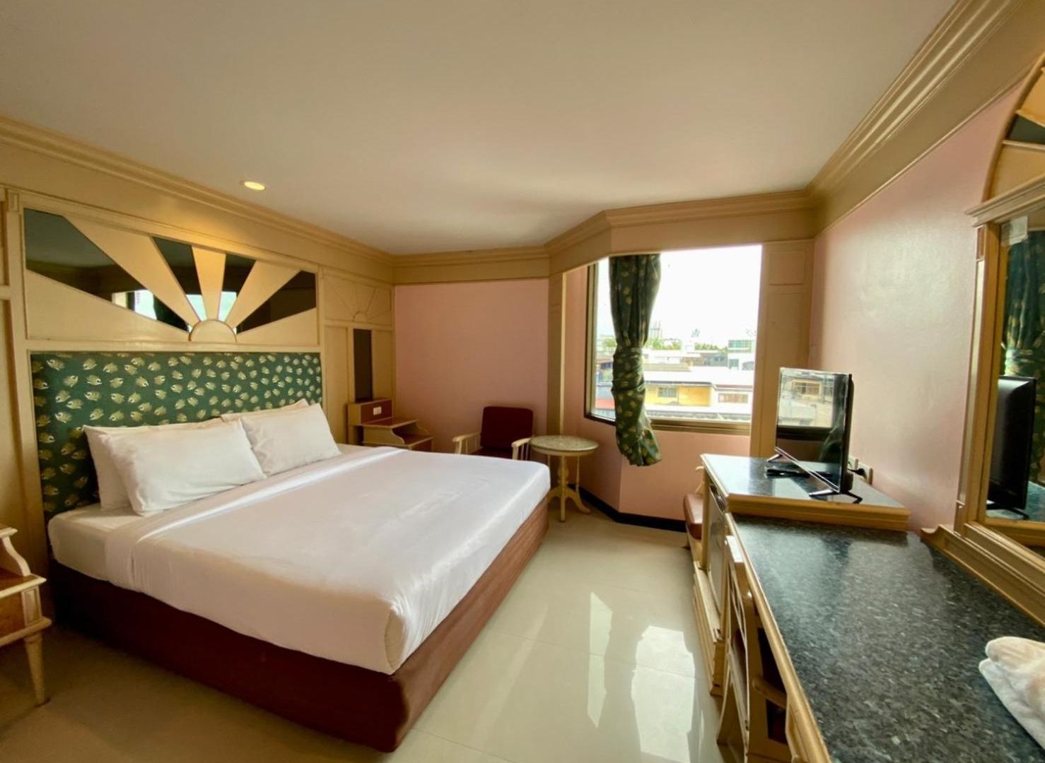 เอเอ โฮเทล พัทยา โรงแรม 2*