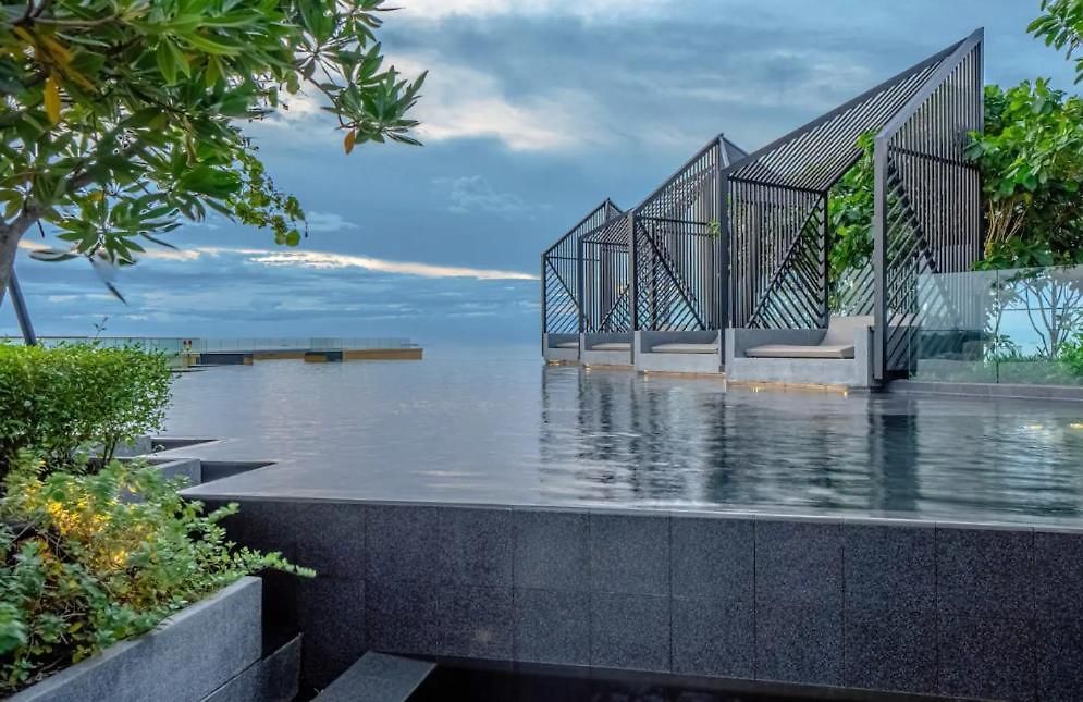 อพาร์ทเม้น The Edge Seaview Pattaya
