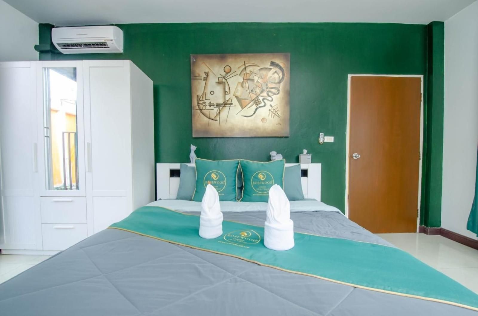 Rosewood Pool 1 โรงแรม