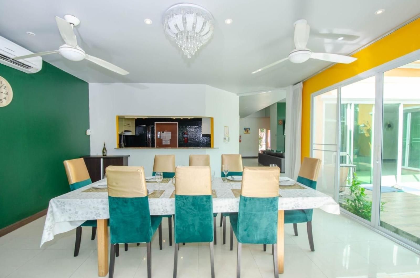 Rosewood Pool 1 โรงแรม Pattaya