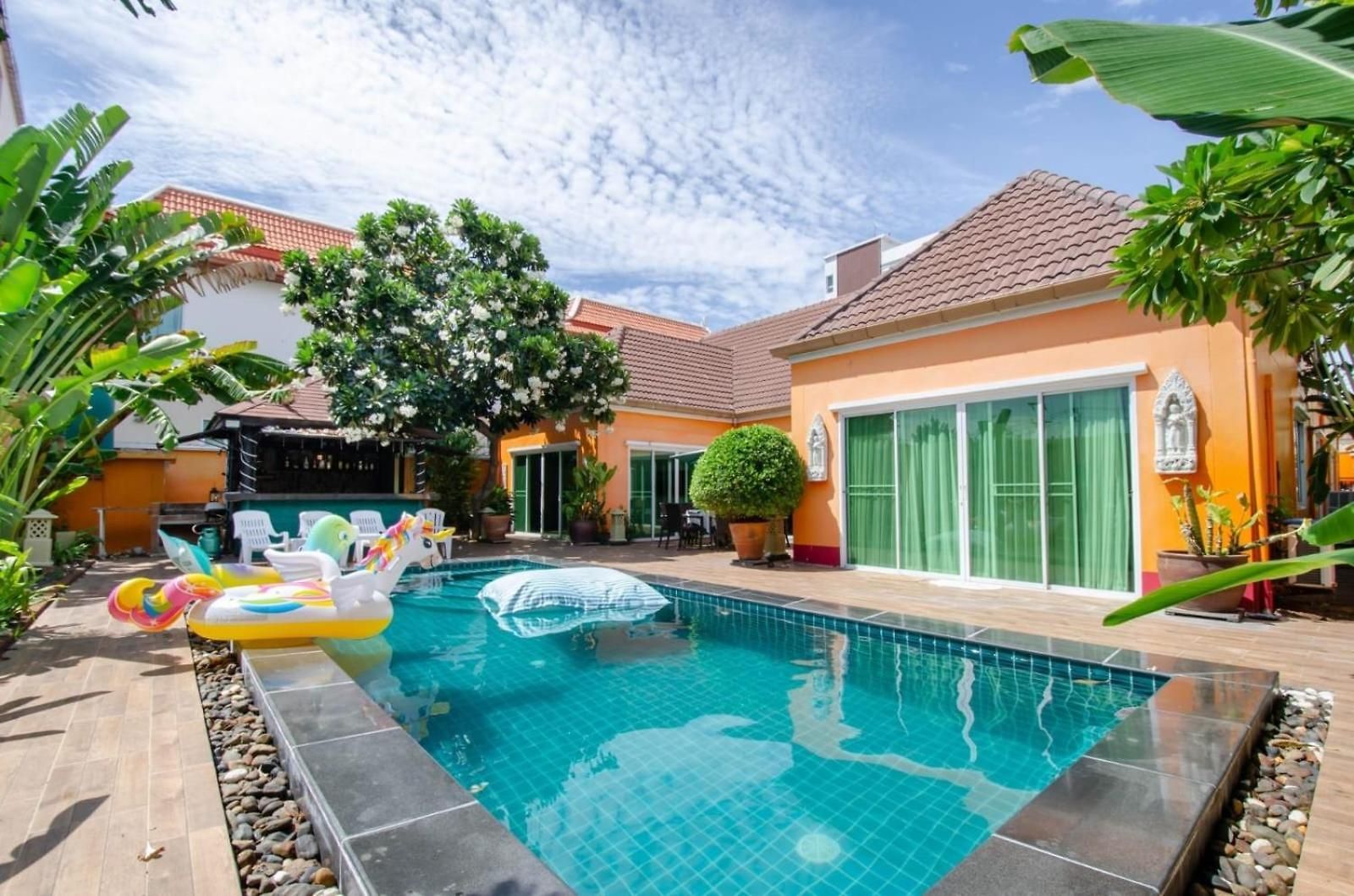 Rosewood Pool 1 *