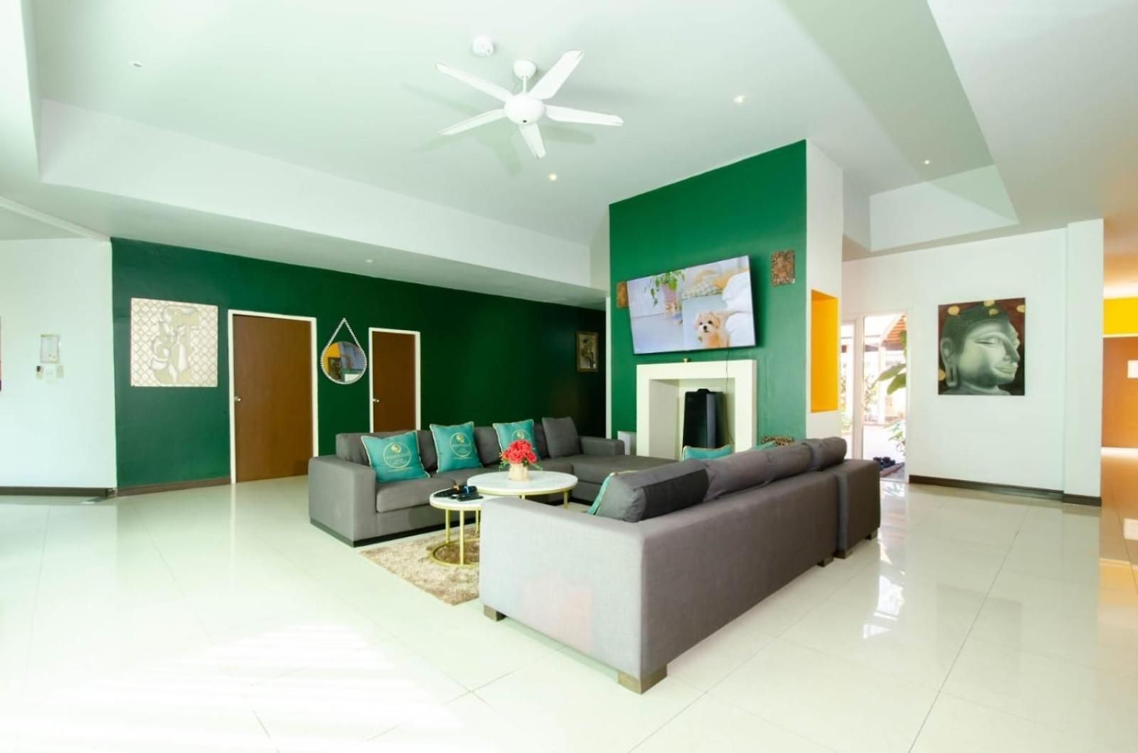 Rosewood Pool 1 * Pattaya