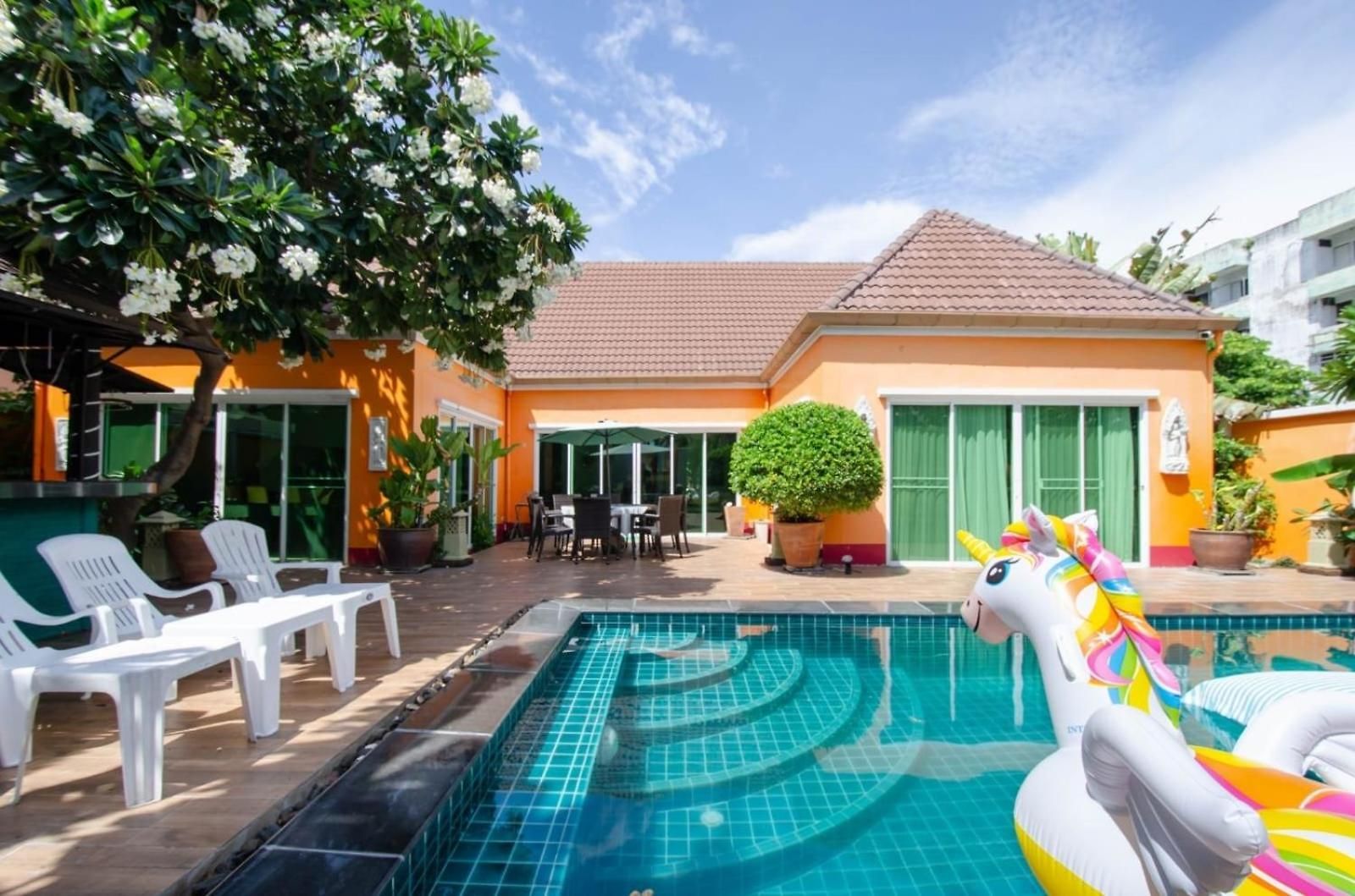 Rosewood Pool 1 โรงแรม