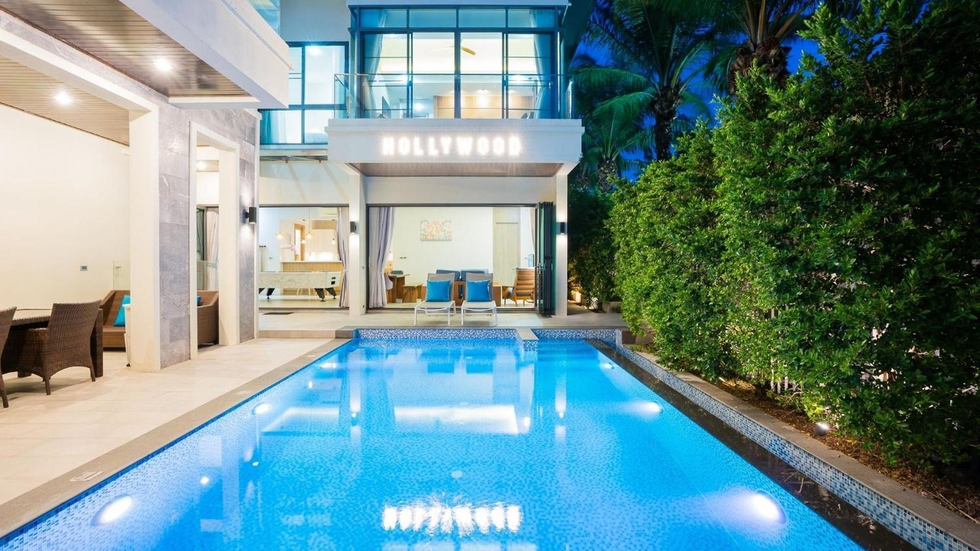 Hollywood Luxury Poolvilla Walking Street 4 Bedrooms *