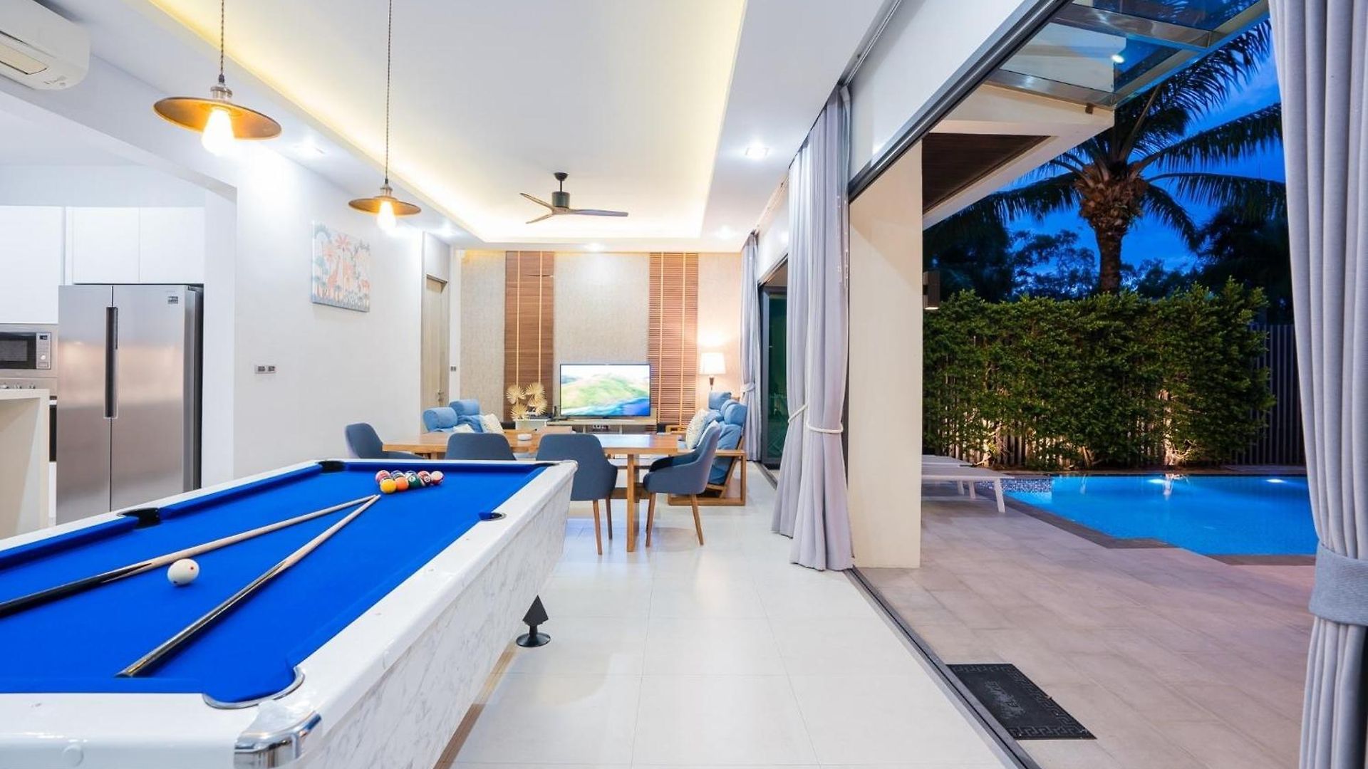Hollywood Luxury Poolvilla Walking Street 4 Bedrooms วิลล่า