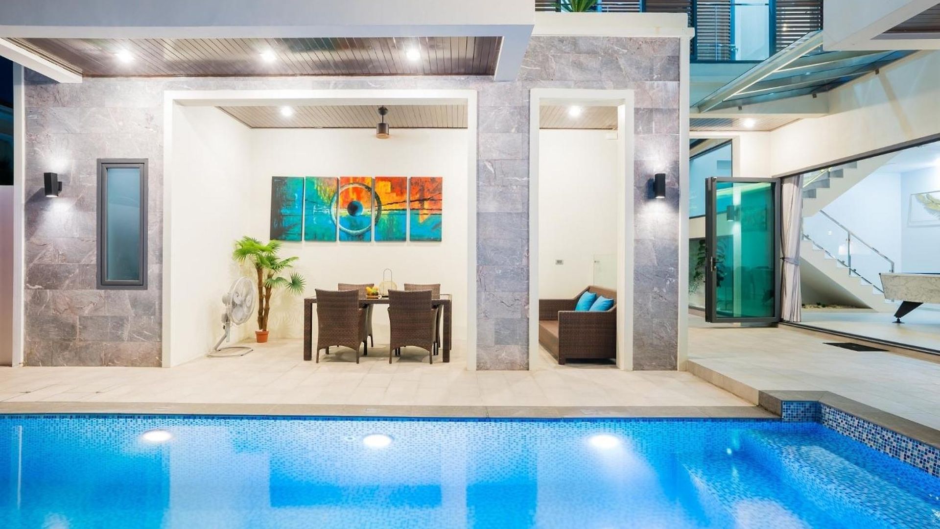 Hollywood Luxury Poolvilla Walking Street 4 Bedrooms * Pattaya