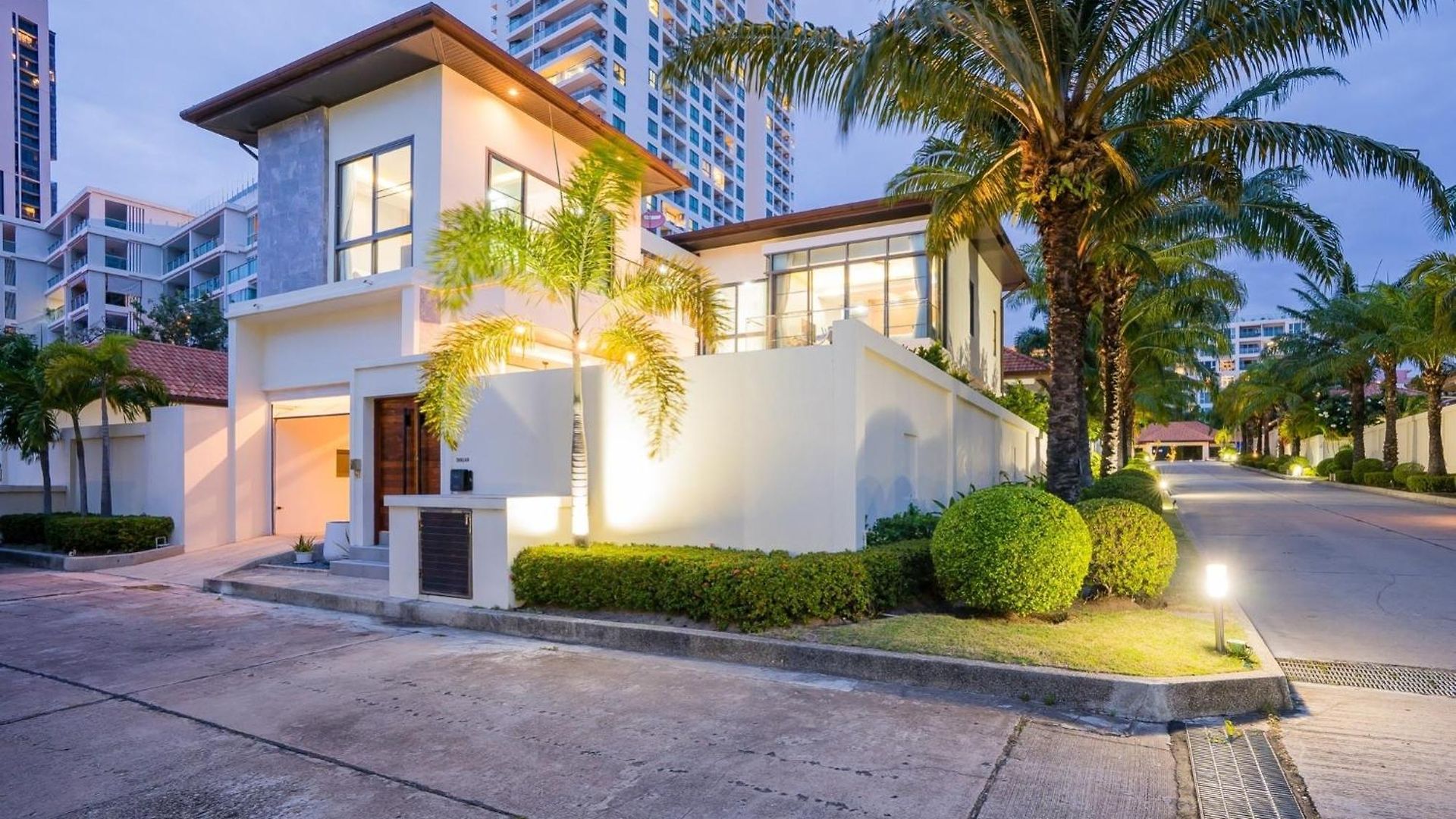 วิลล่า Hollywood Luxury Poolvilla Walking Street 4 Bedrooms Pattaya