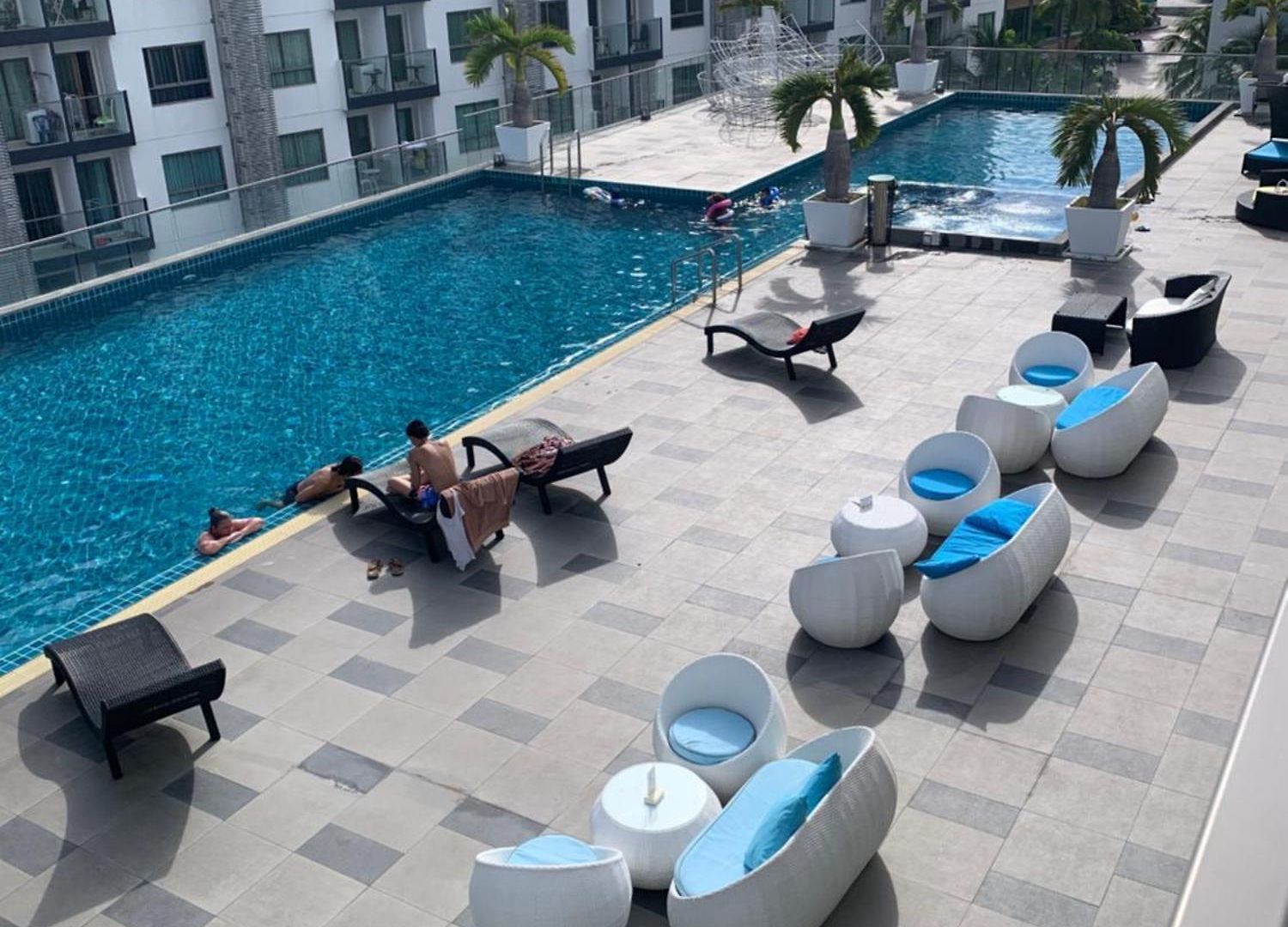 豪华两房两卫2 Bedrooms 2 Bathrooms 泳池公寓arcadia 靠近步行街 生活便利 อพาร์ทเม้น