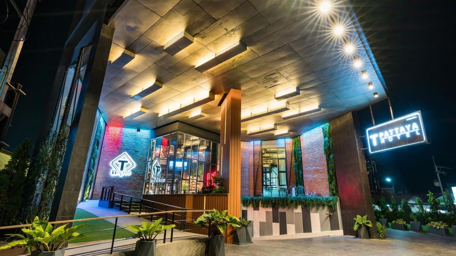 Surestay By Western T Hotel