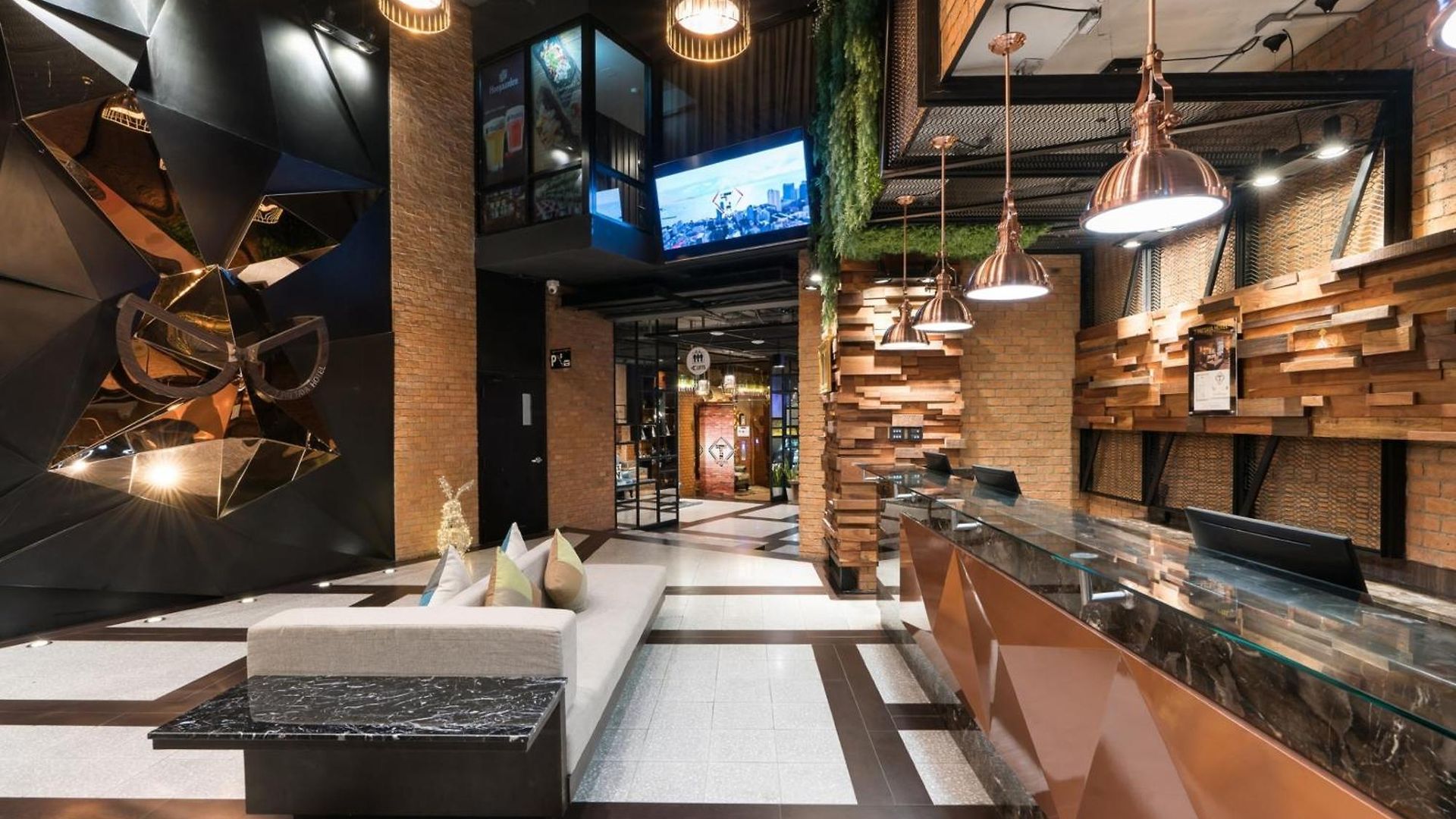 Hotel Surestay By Western T Pattaya