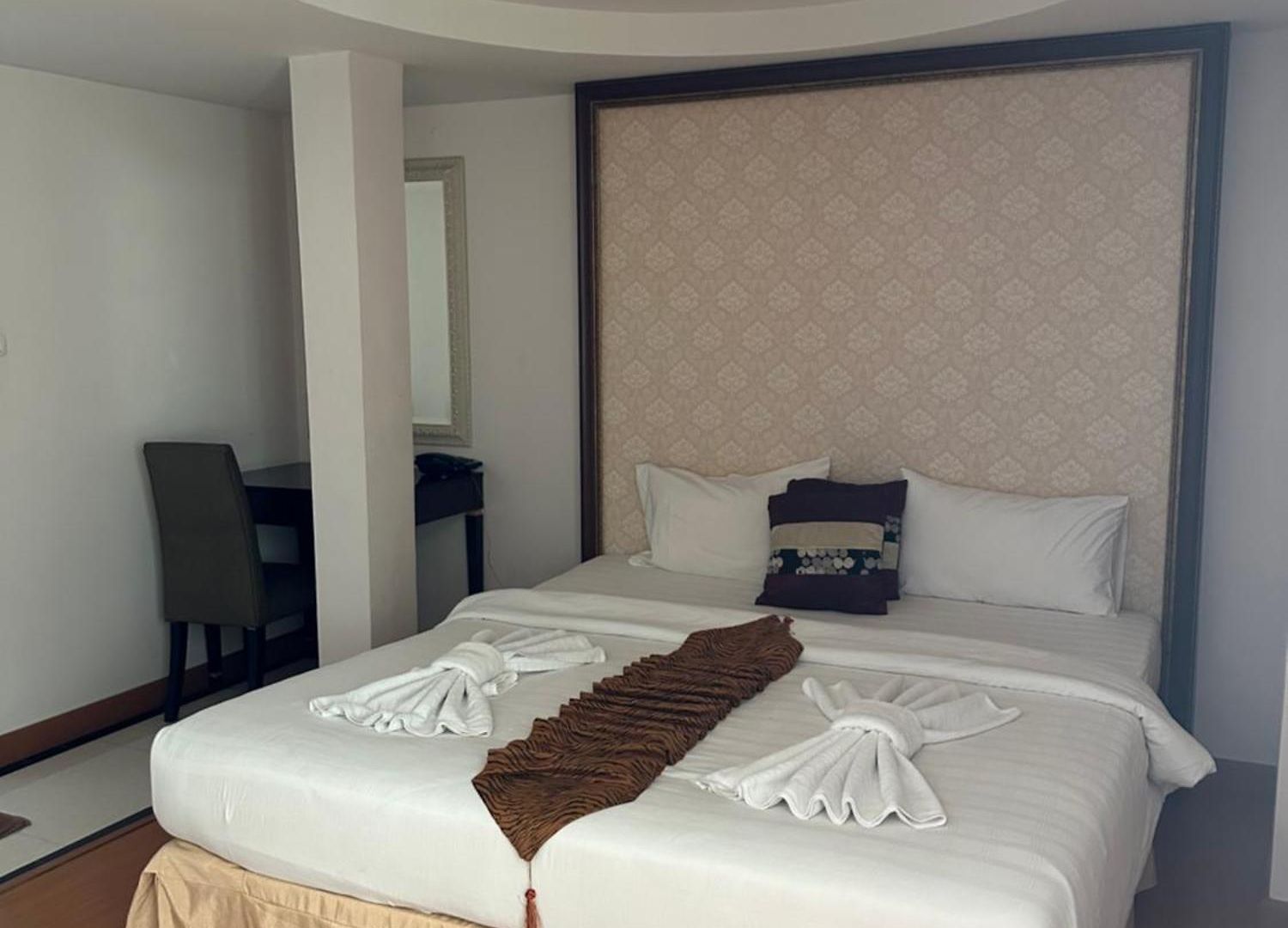โรงแรม Maleez 3*