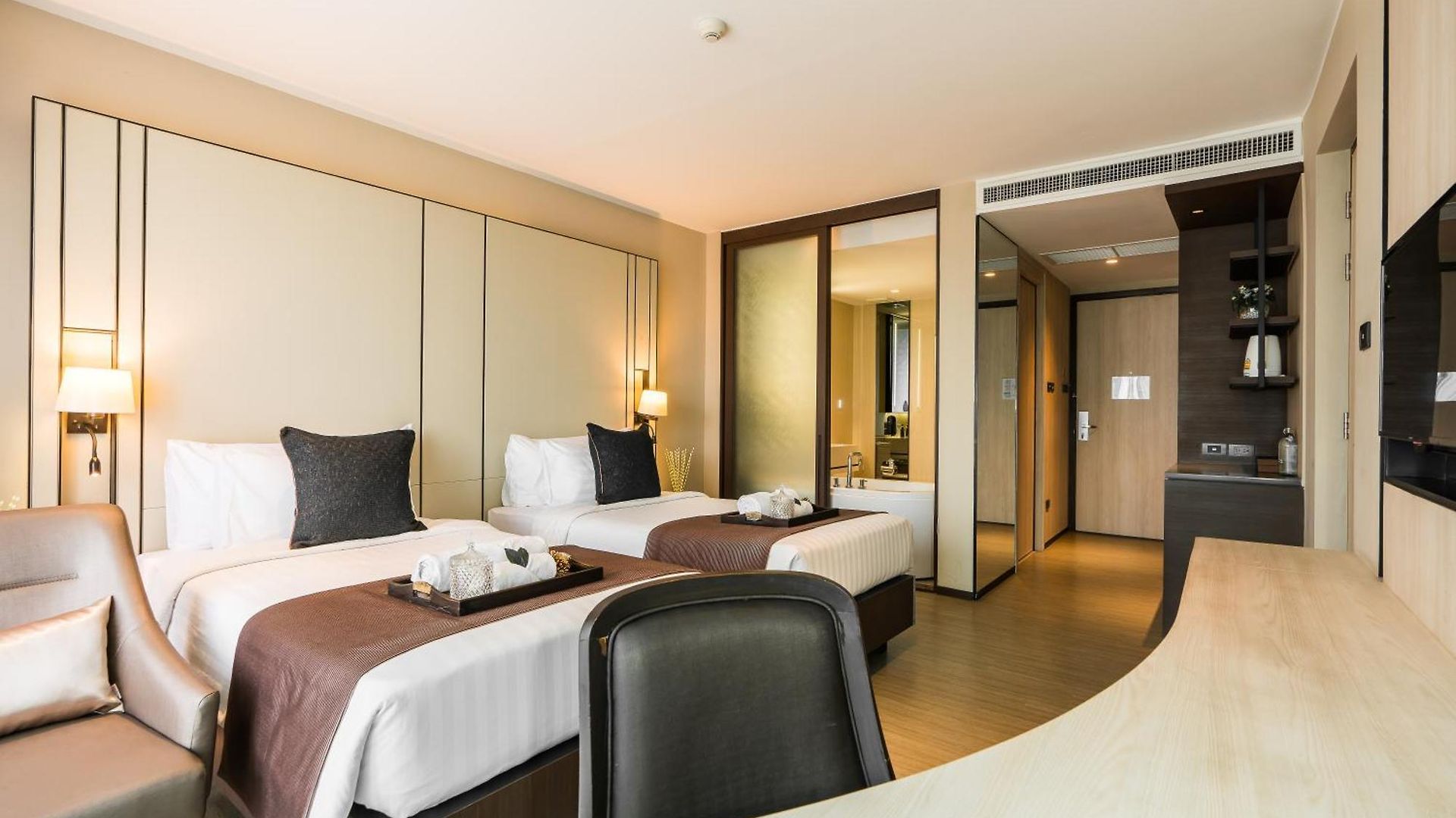 Siamese Pattaya, Bw Signature Collection 4*