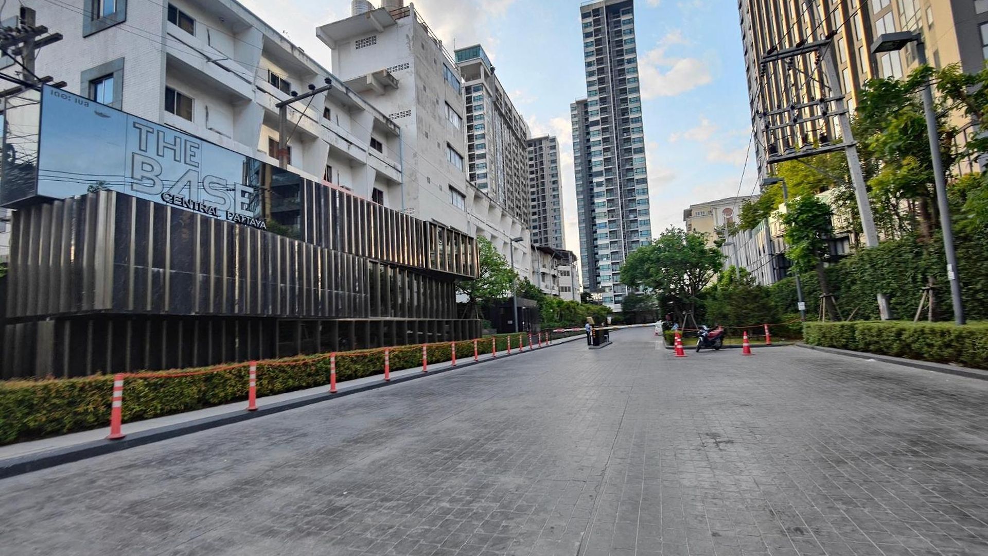 Apartment The Base Th *