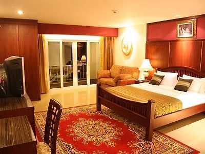 โรงแรม Rita & 3*
