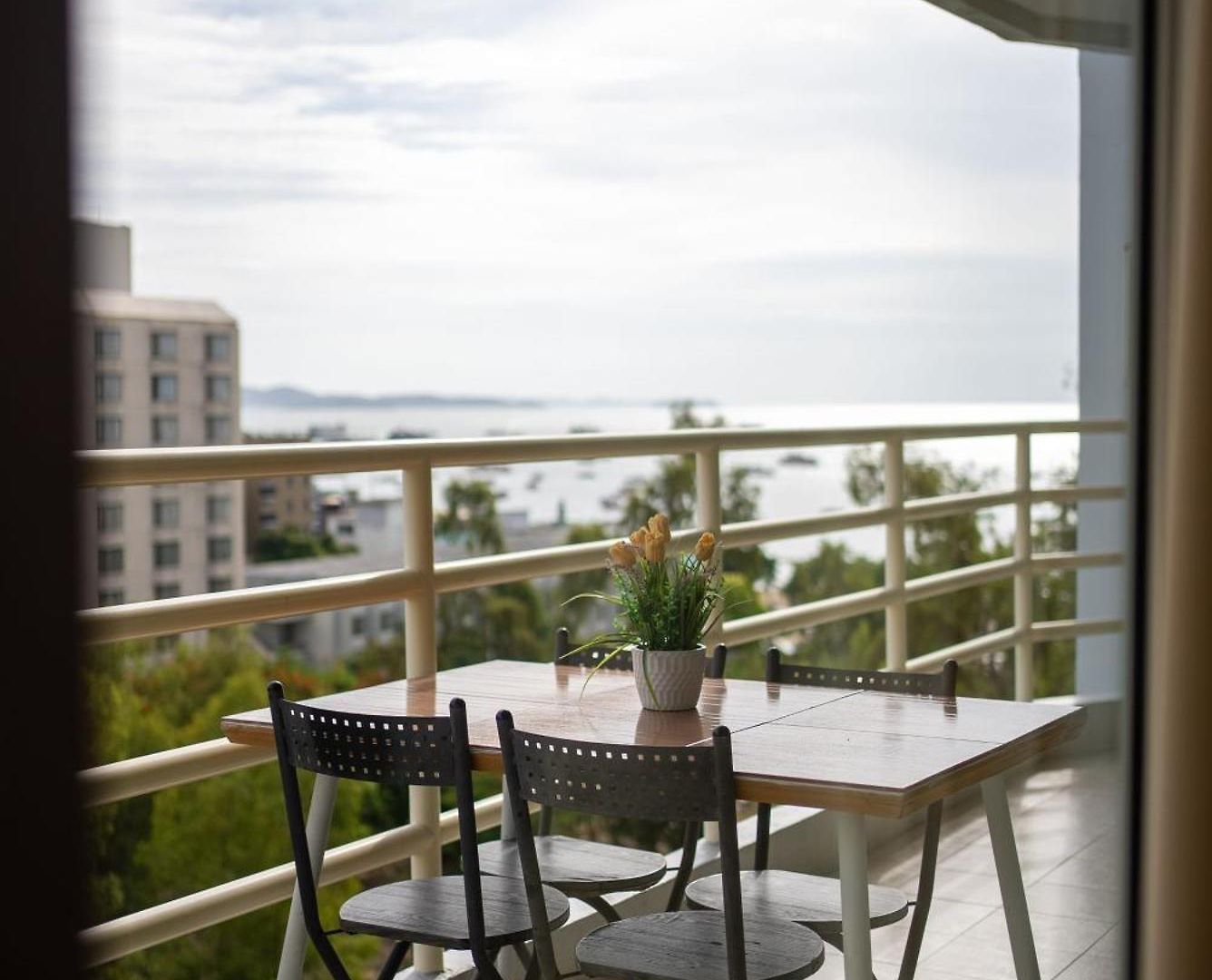 Vtsix At View Talay 6 โรงแรม 4*