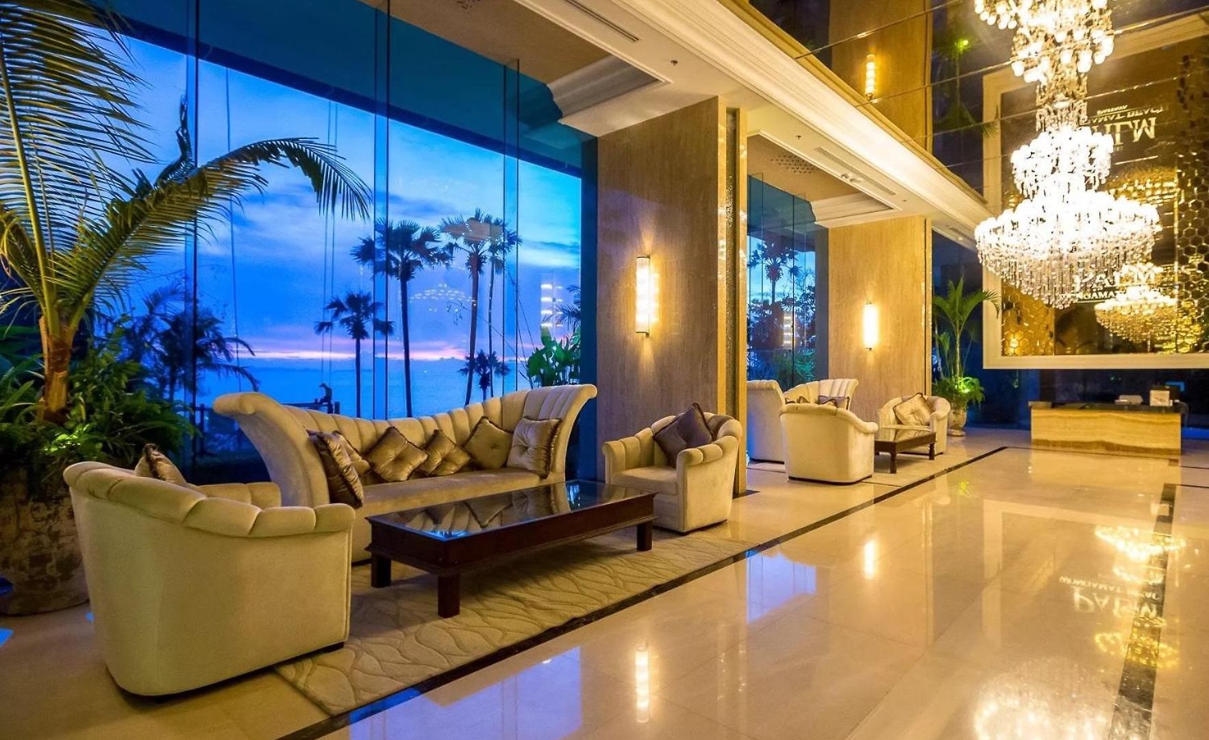 Luxurious Beachfront *