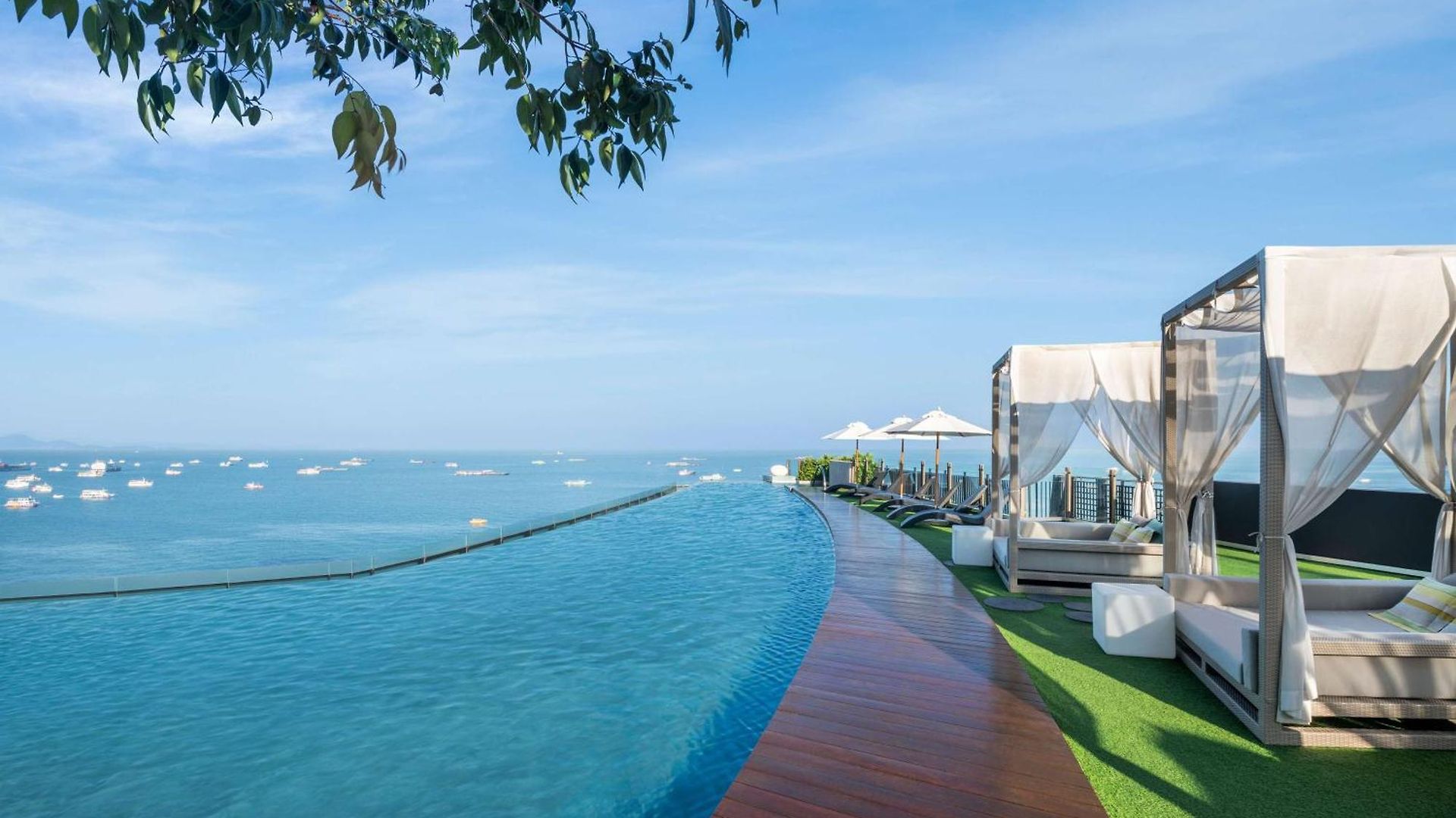 โรงแรมฮิลตัน พัทยา - Sha Extra