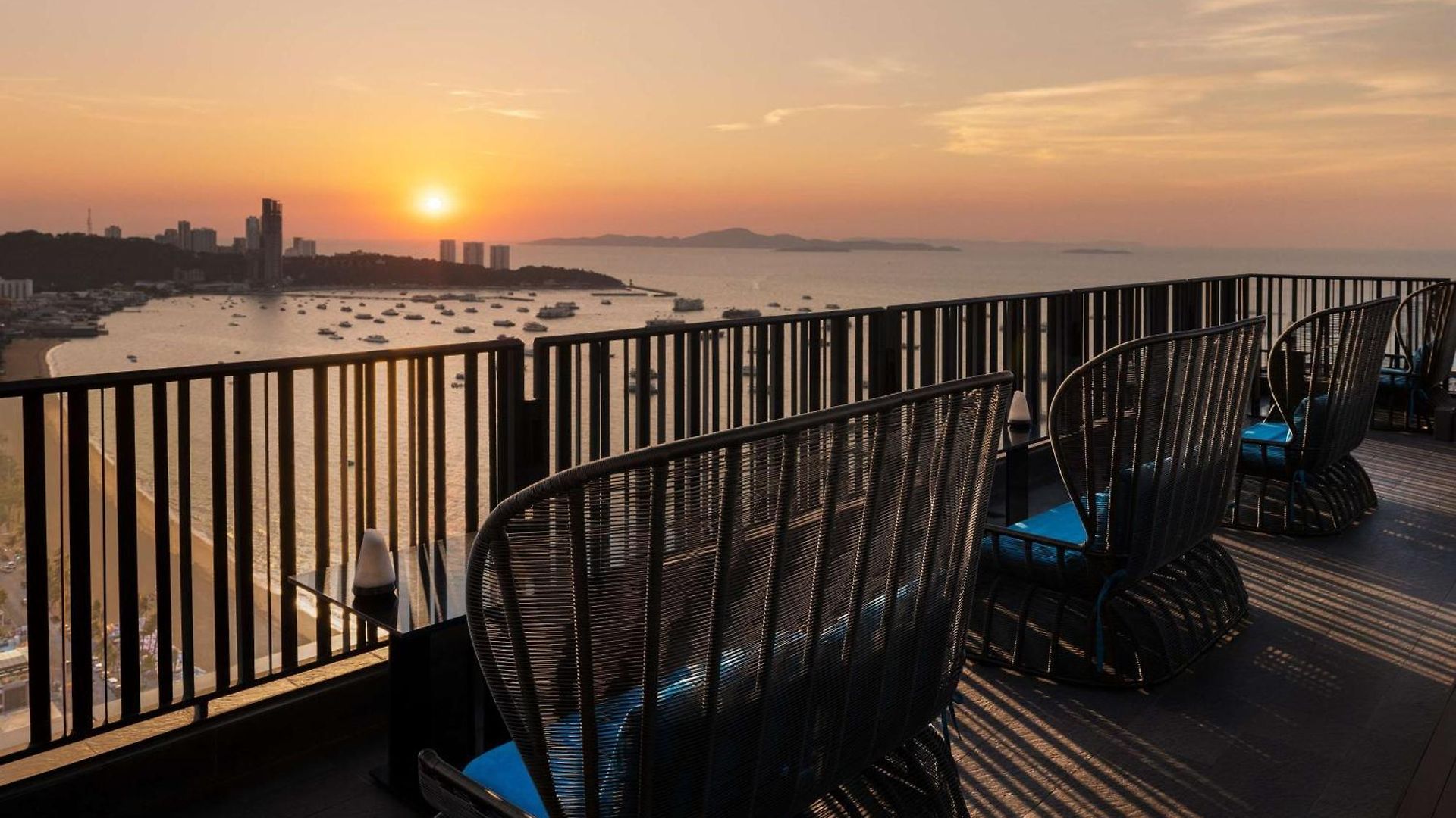 โรงแรมฮิลตัน พัทยา - Sha Extra Pattaya