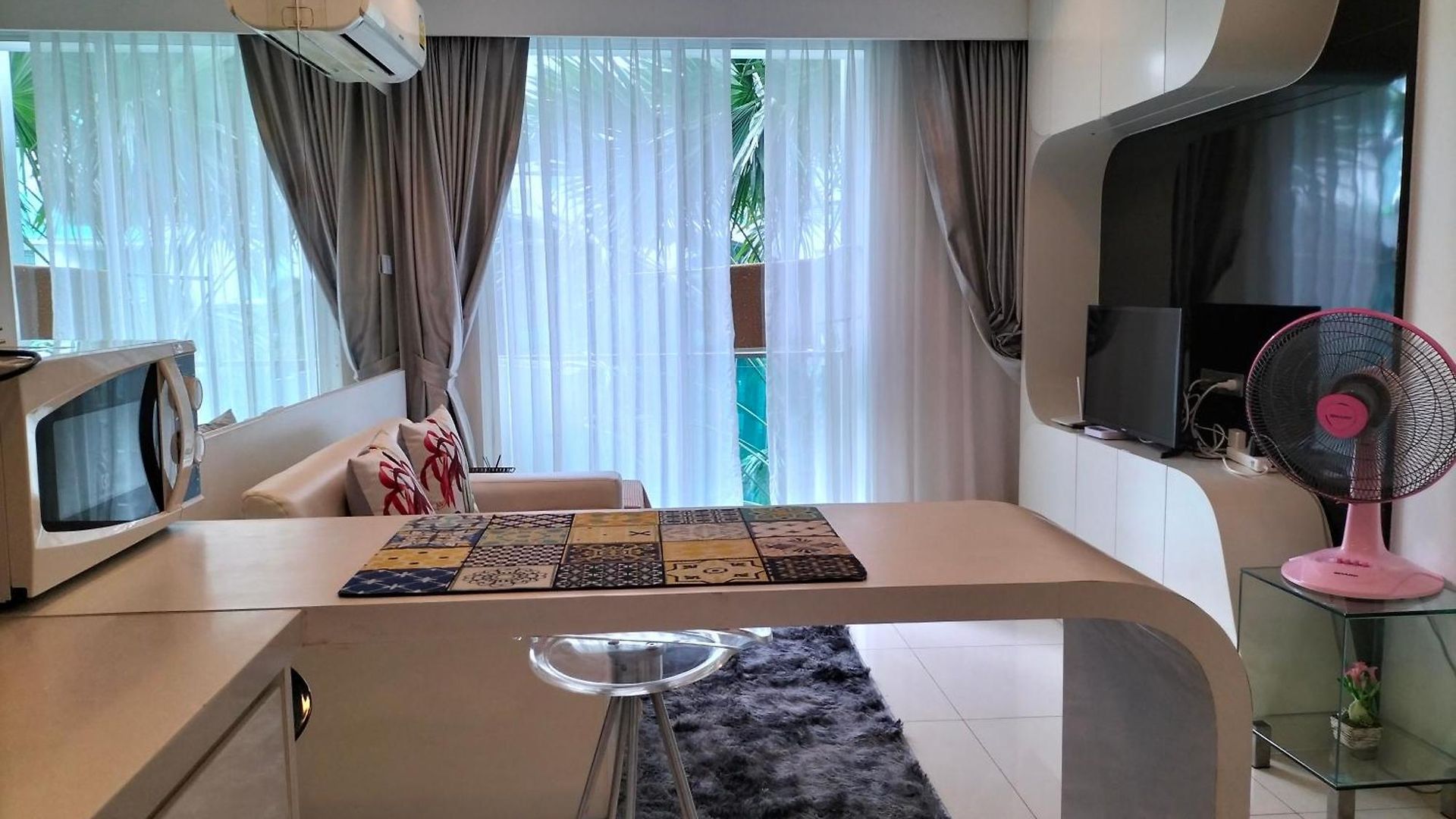 Center Residents * Pattaya