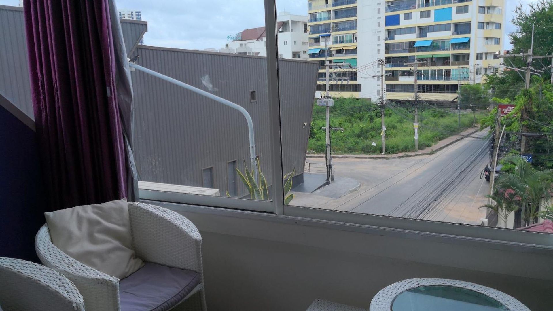Jomtien Hill Pratamnak Apartment