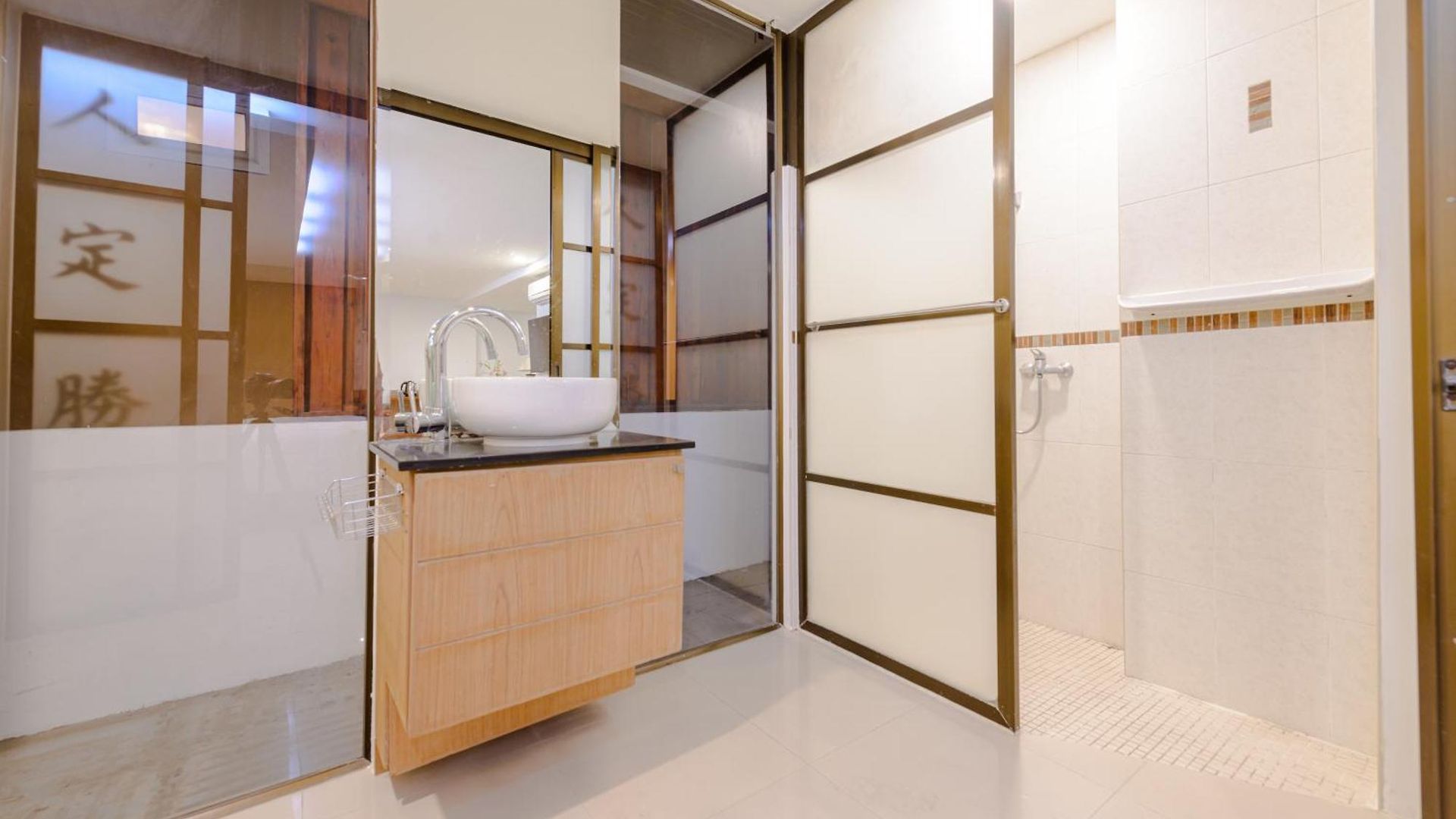 โรงแรม Pasadena 2*