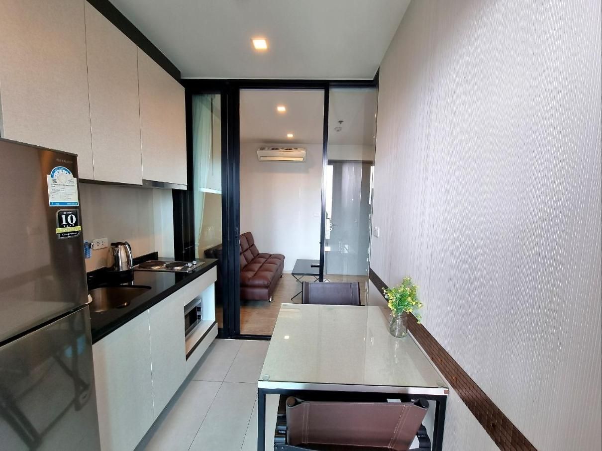 The Base Center Of Rooftop Swimming Pool Apartment Pattaya