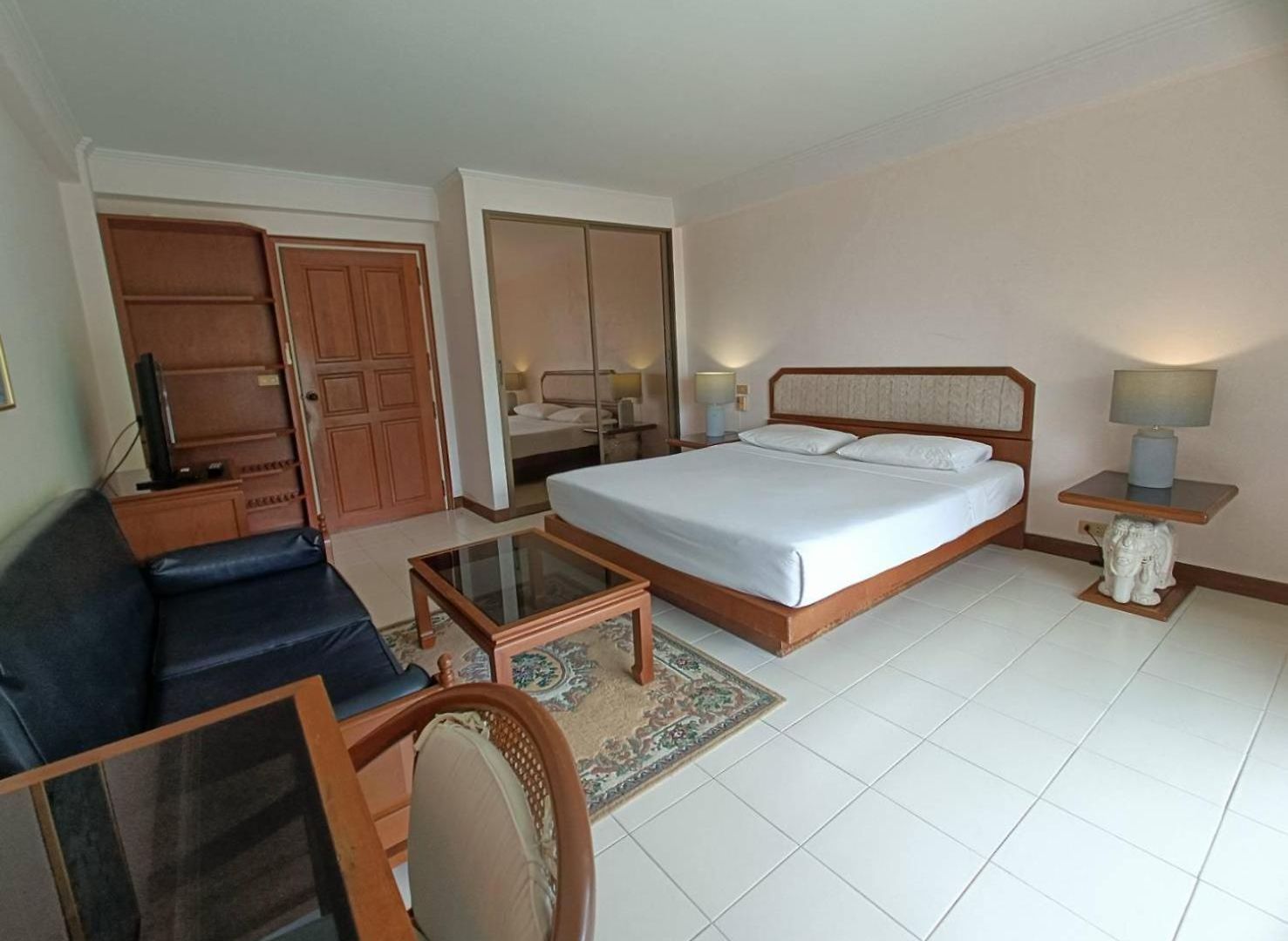 The Monaco โรงแรม 3*