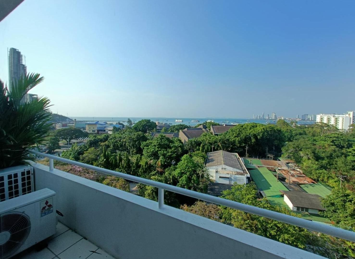 โรงแรม The Monaco 3*