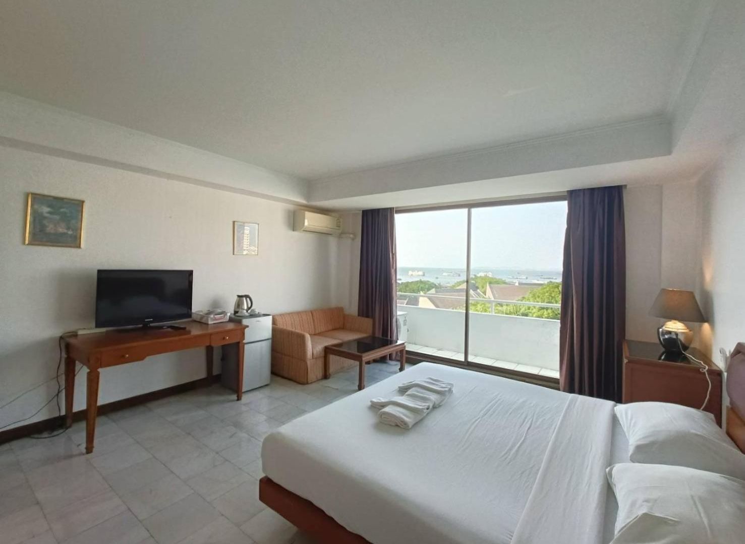 The Monaco โรงแรม 3*