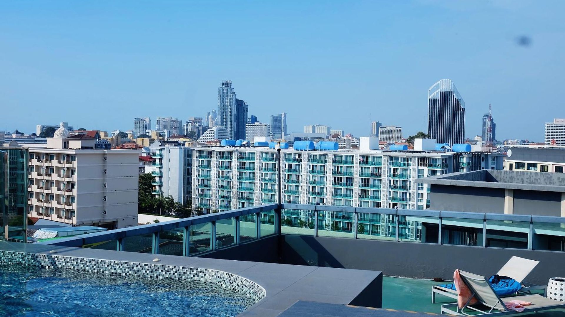 The Urban In อพาร์ทเม้น *
