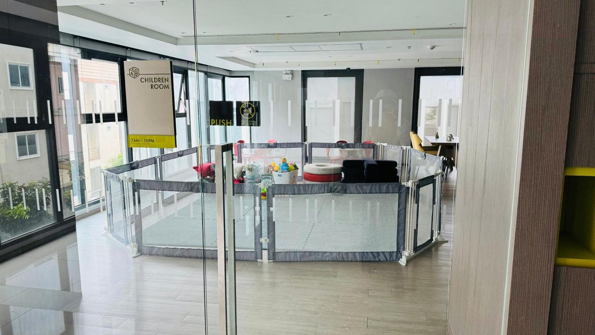 Apartment 芭提雅市中心无边泳池公寓the Base *