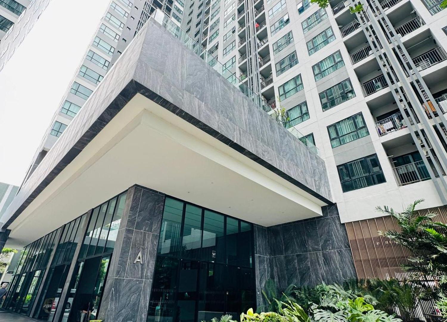 芭提雅市中心无边泳池公寓the Base Apartment Pattaya