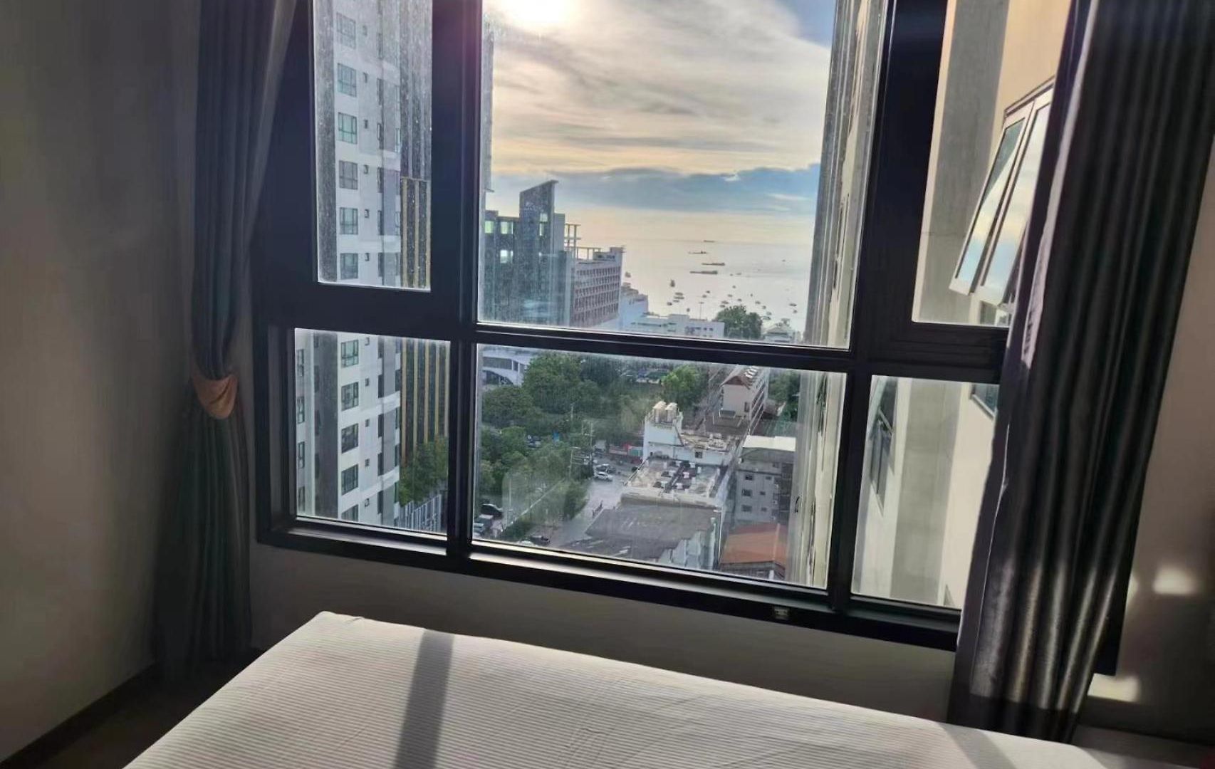 อพาร์ทเม้น The Base一居室边上海滩，商场步行街 Pattaya